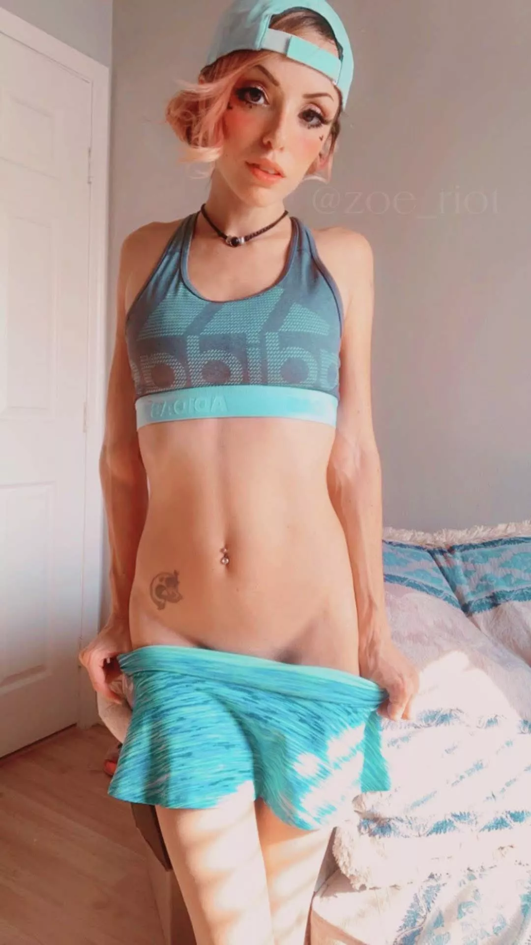 How about some sexy lower tummy for your scroll? posted by Zoe_Riot