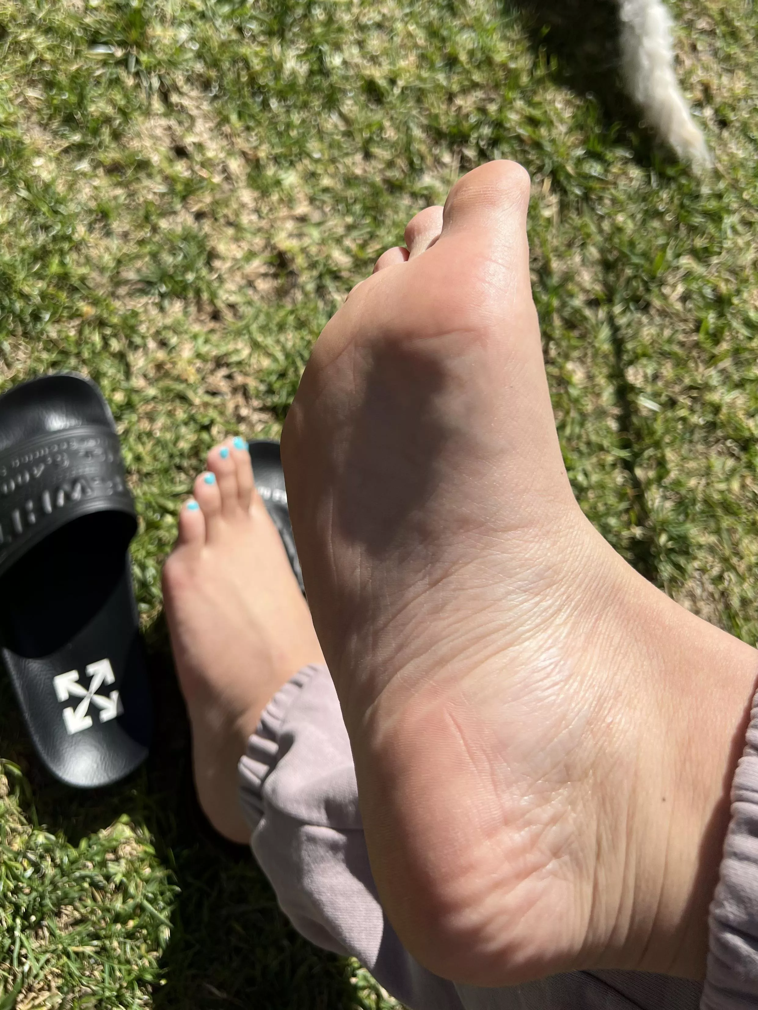 How close do you want my soles 😋 posted by Missjvuu