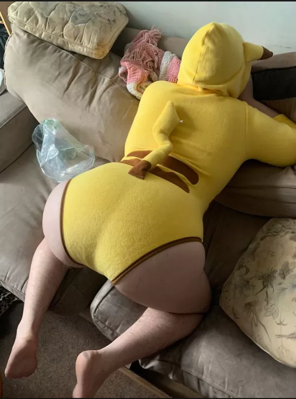 How do I look as Pikachu? [f] posted by scoobsboob