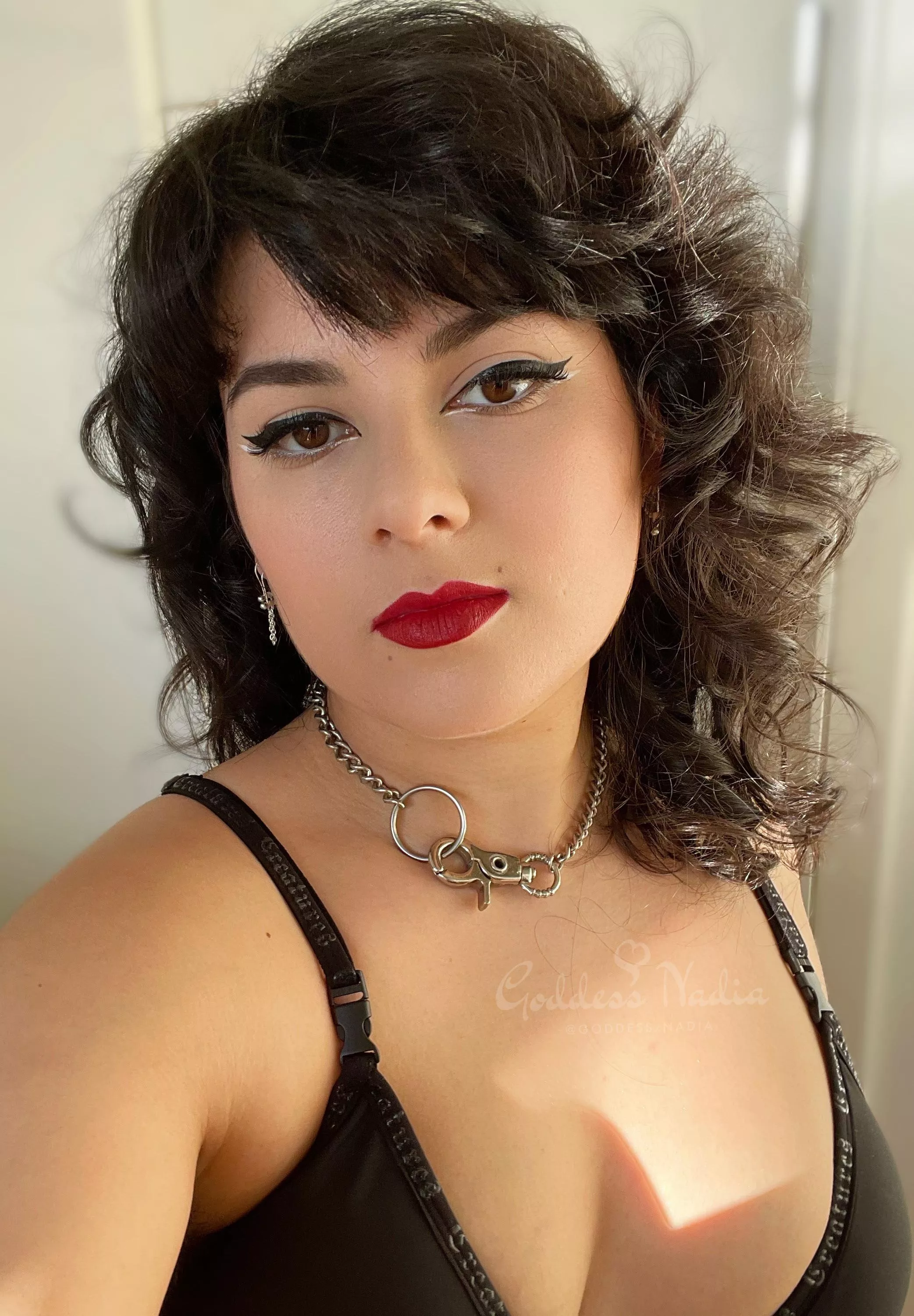 How do y’all feel about wavy/curly bangs? 🥰 posted by goddessxnadia