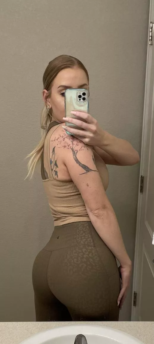 How does my ass look in these? posted by Rylee_Rae