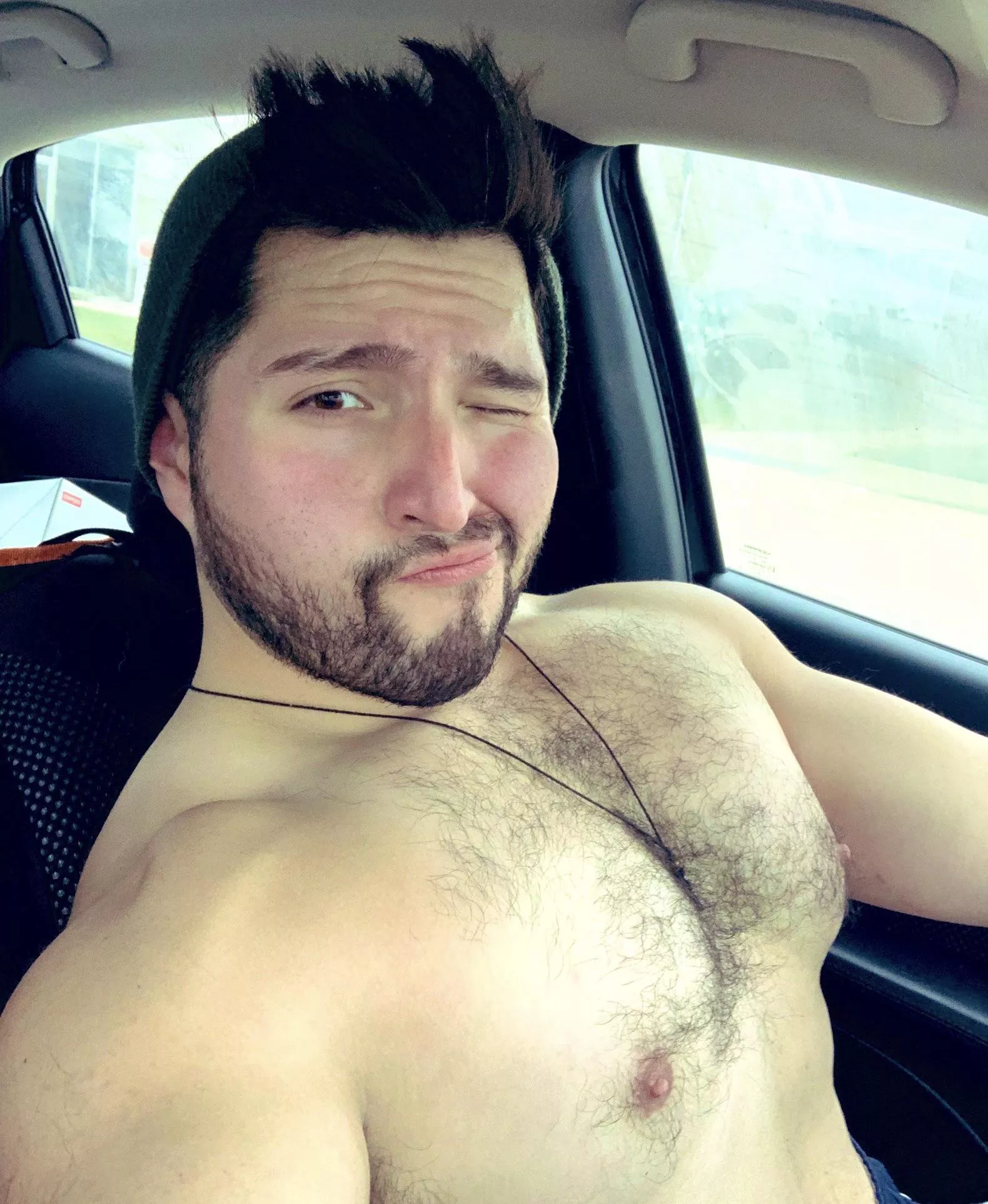 Howdy fellas 30 male dom bottom in the Midwest … looking for some solid friends or even the right tall fella 😉 HMU posted by Wolfie5891