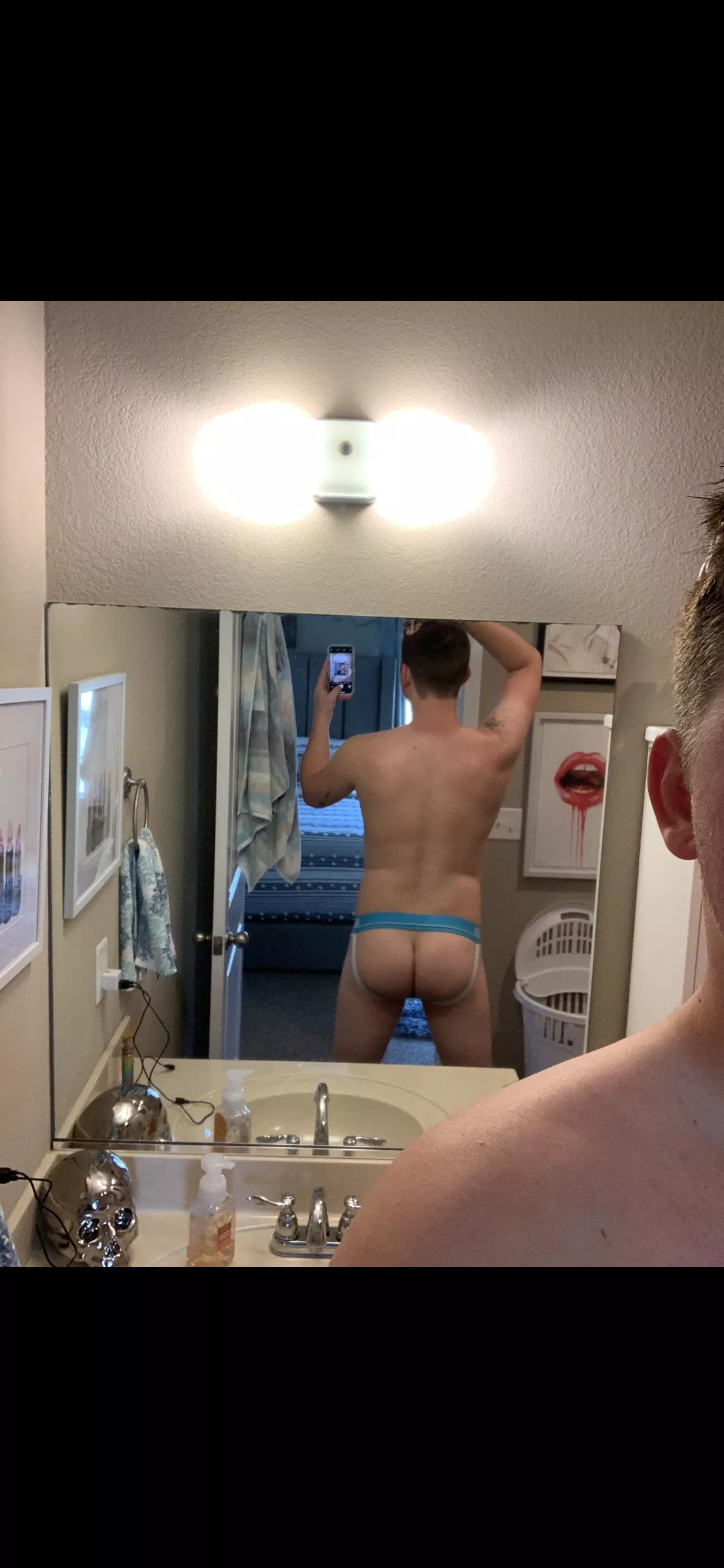 How’s my ass? posted by Kinjus01