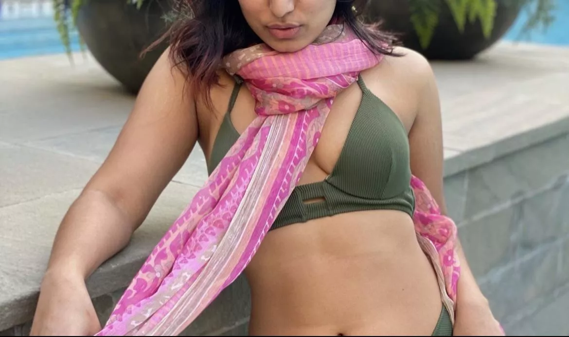 Howâ€™s my bikini? ðŸ˜˜ðŸ˜˜ðŸ˜ŒðŸ˜ðŸ˜‰ðŸ¤¤ðŸ¤¤ðŸ‘‘ðŸ‘‘ðŸ‡µðŸ‡°ðŸ‡µðŸ‡° posted by ROLIKEZRO