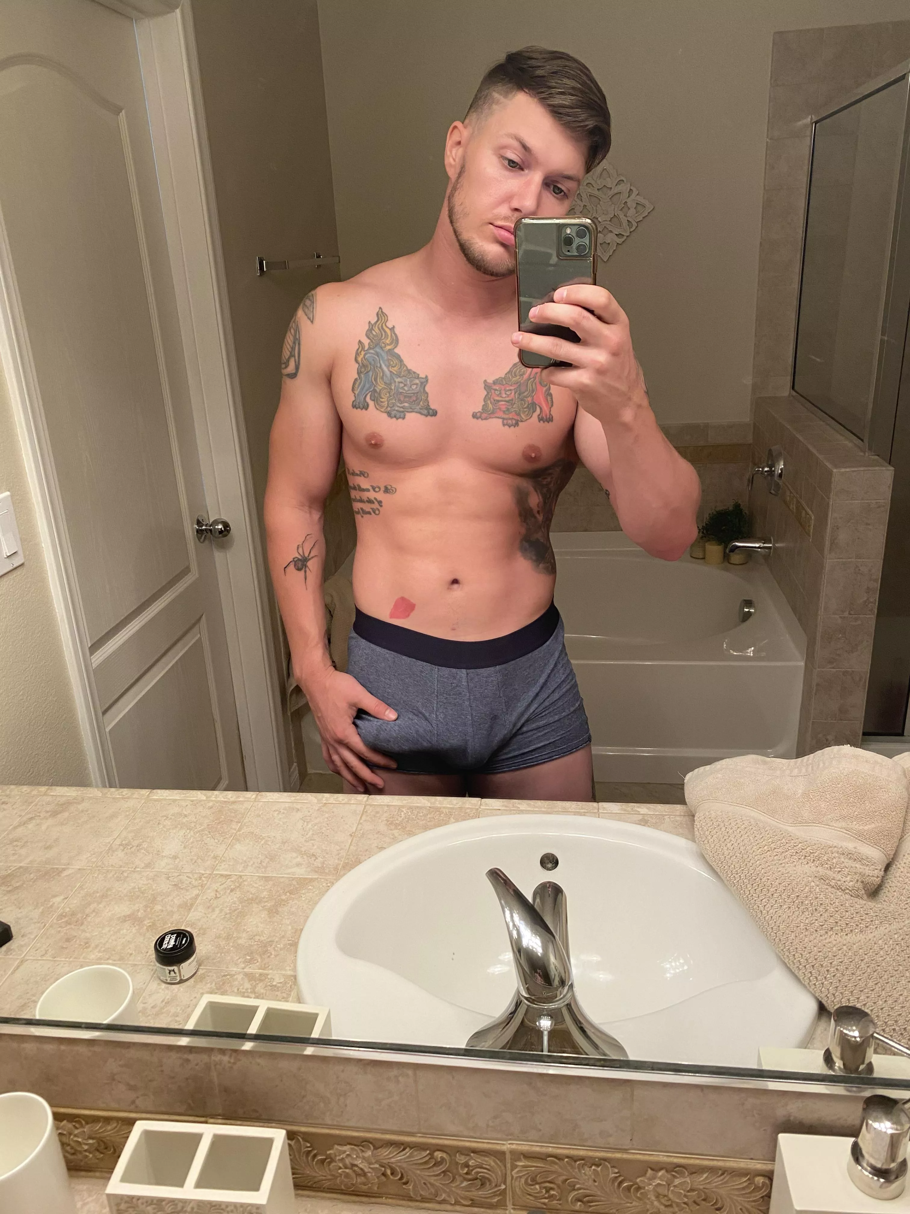 How’s my bulge? posted by MrNMJ