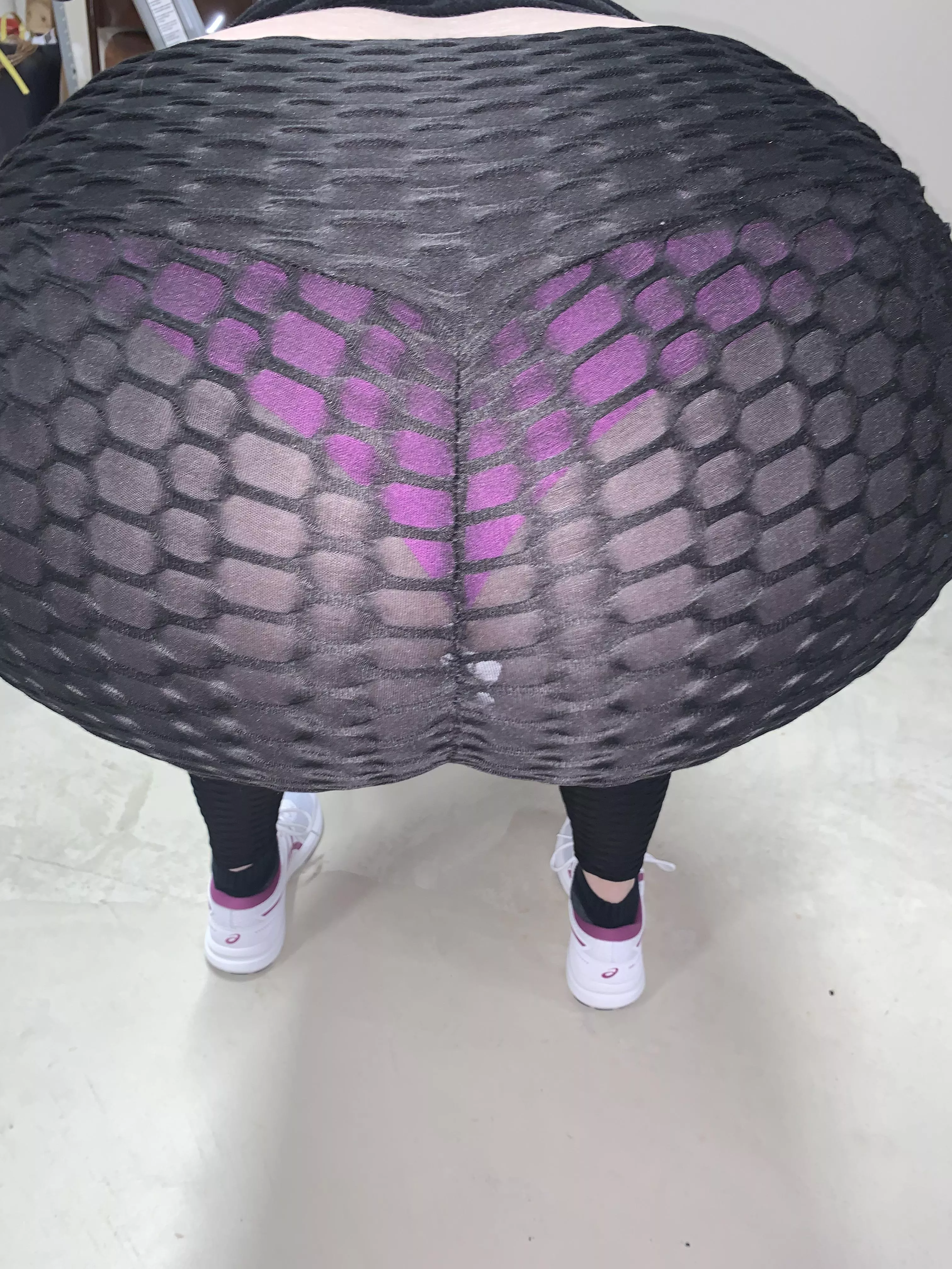 Howâ€™s my milf booty? posted by hornyandwetcpl7