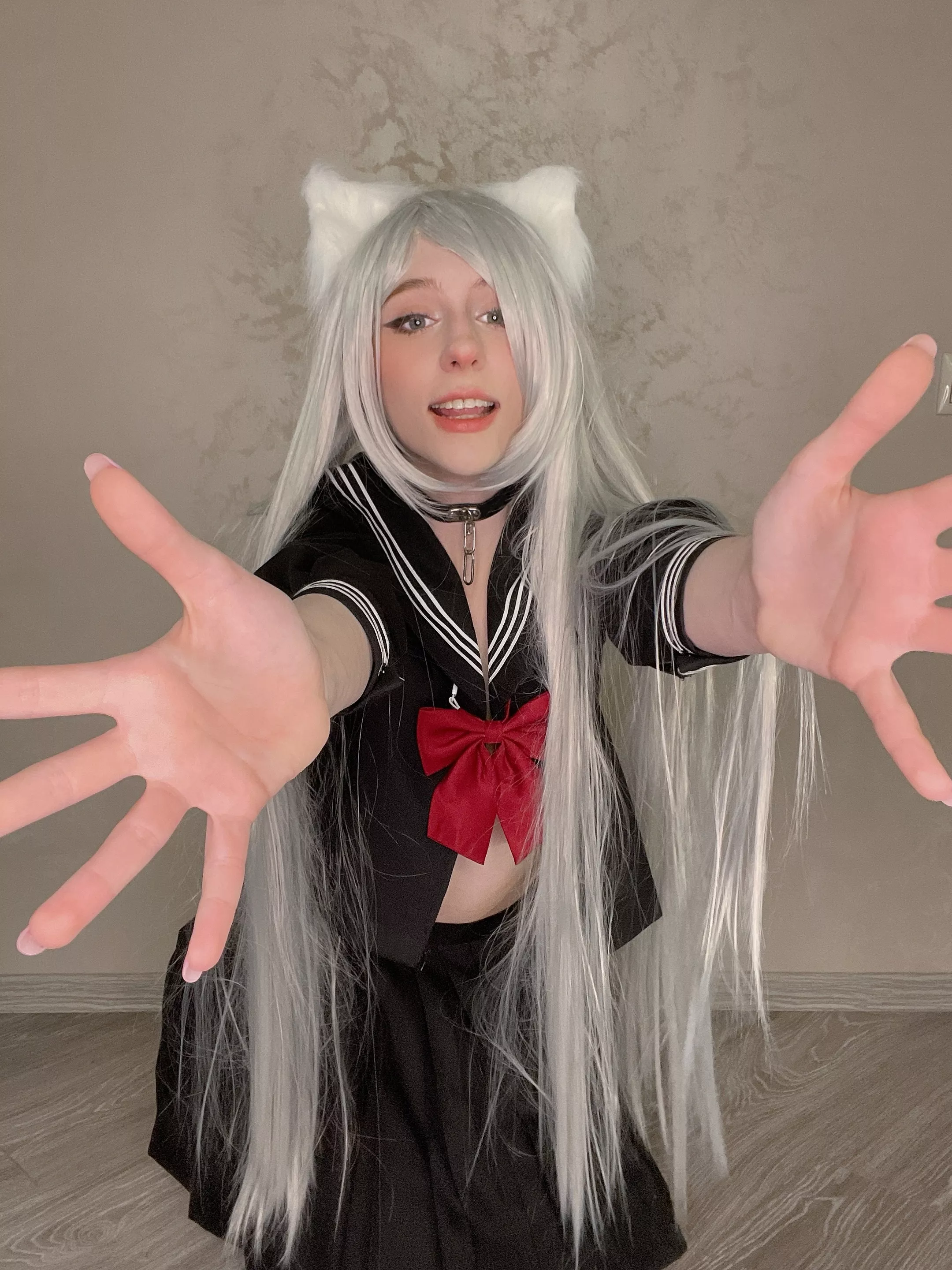 Hug me! [Self] (by Tulpina)! posted by MoreBumblebee0