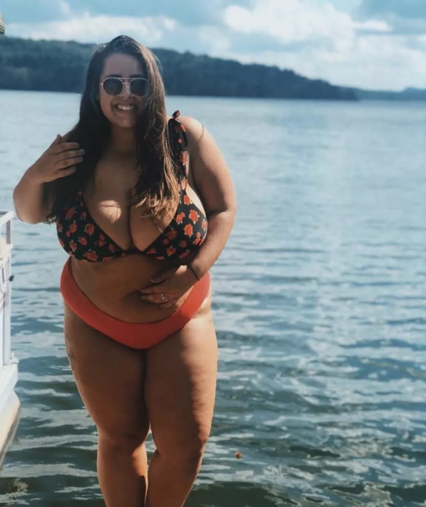 Huge melons stuffed into her bikini top posted by Udderluvr2020