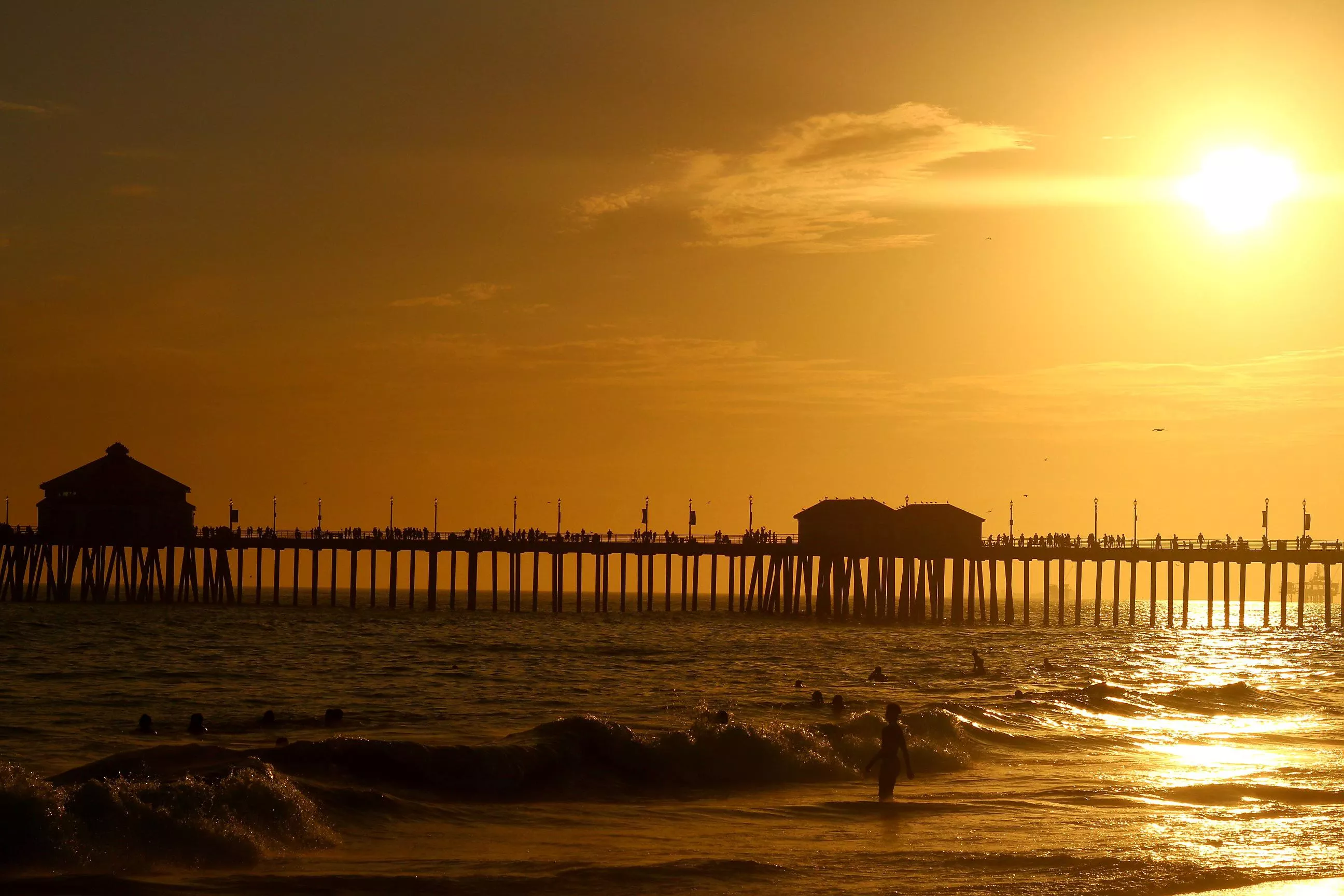 Huntington Beach, CA posted by the_yabi