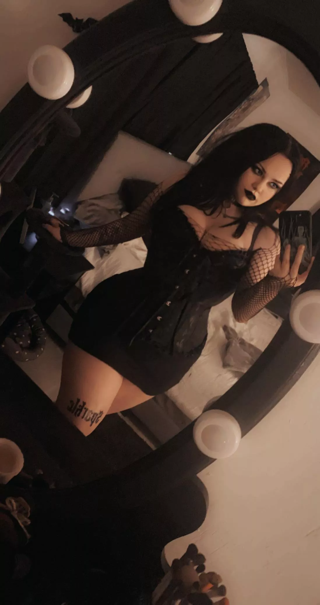 I adore this corset posted by Sensitive_Ad470