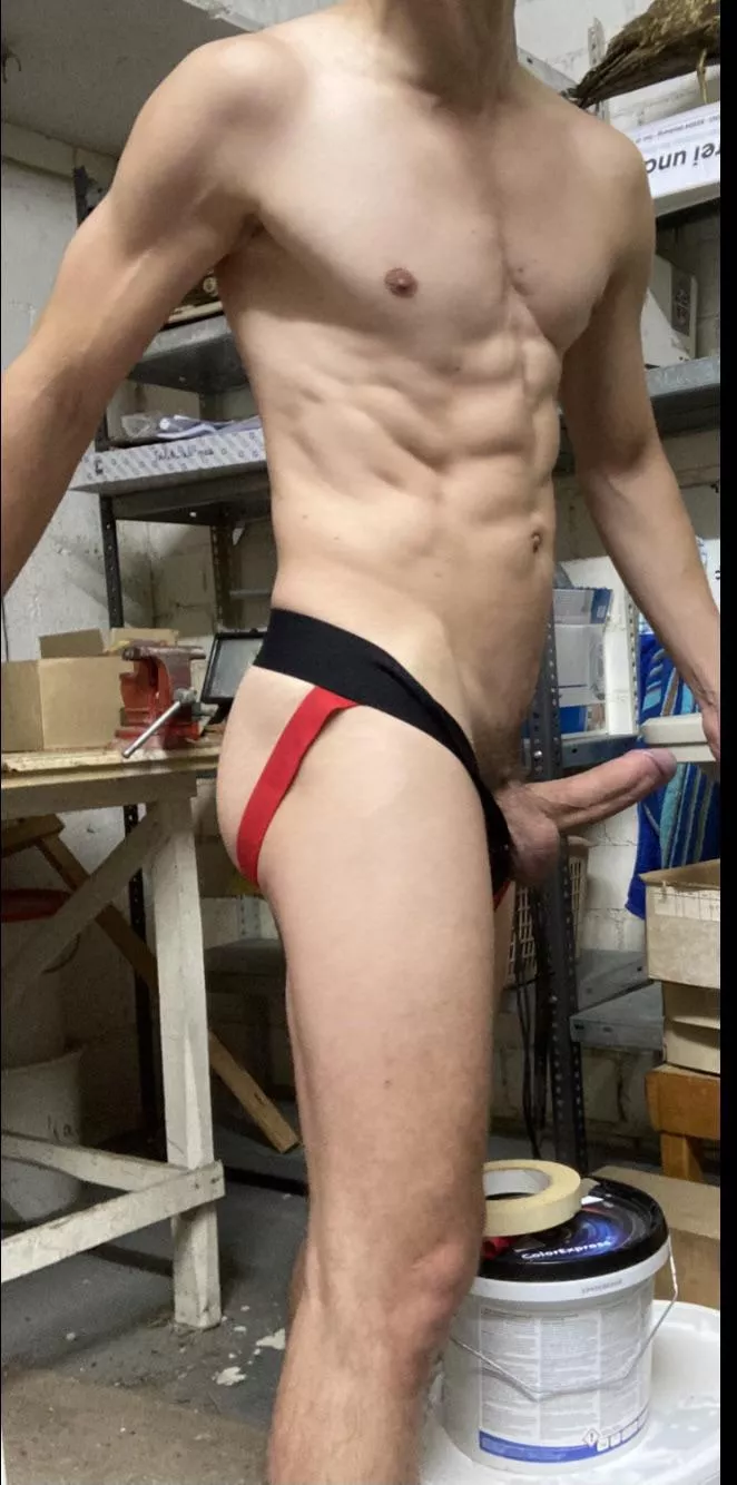 I am a bator, I even jerk off 🍆💦🔞when I am working in my cellar. What do you think I am working on?📸 🎥 m23 posted by DamnSexyBator