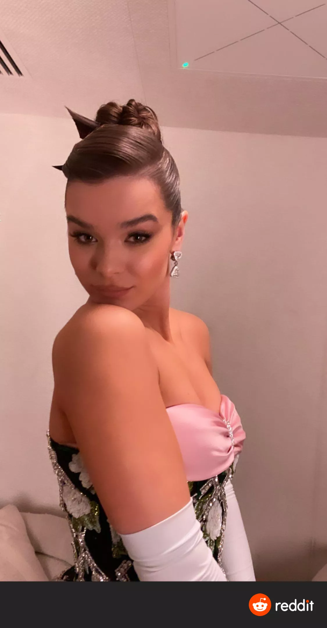 I am so fucking horny to godess hailee steinfild posted by locus182628