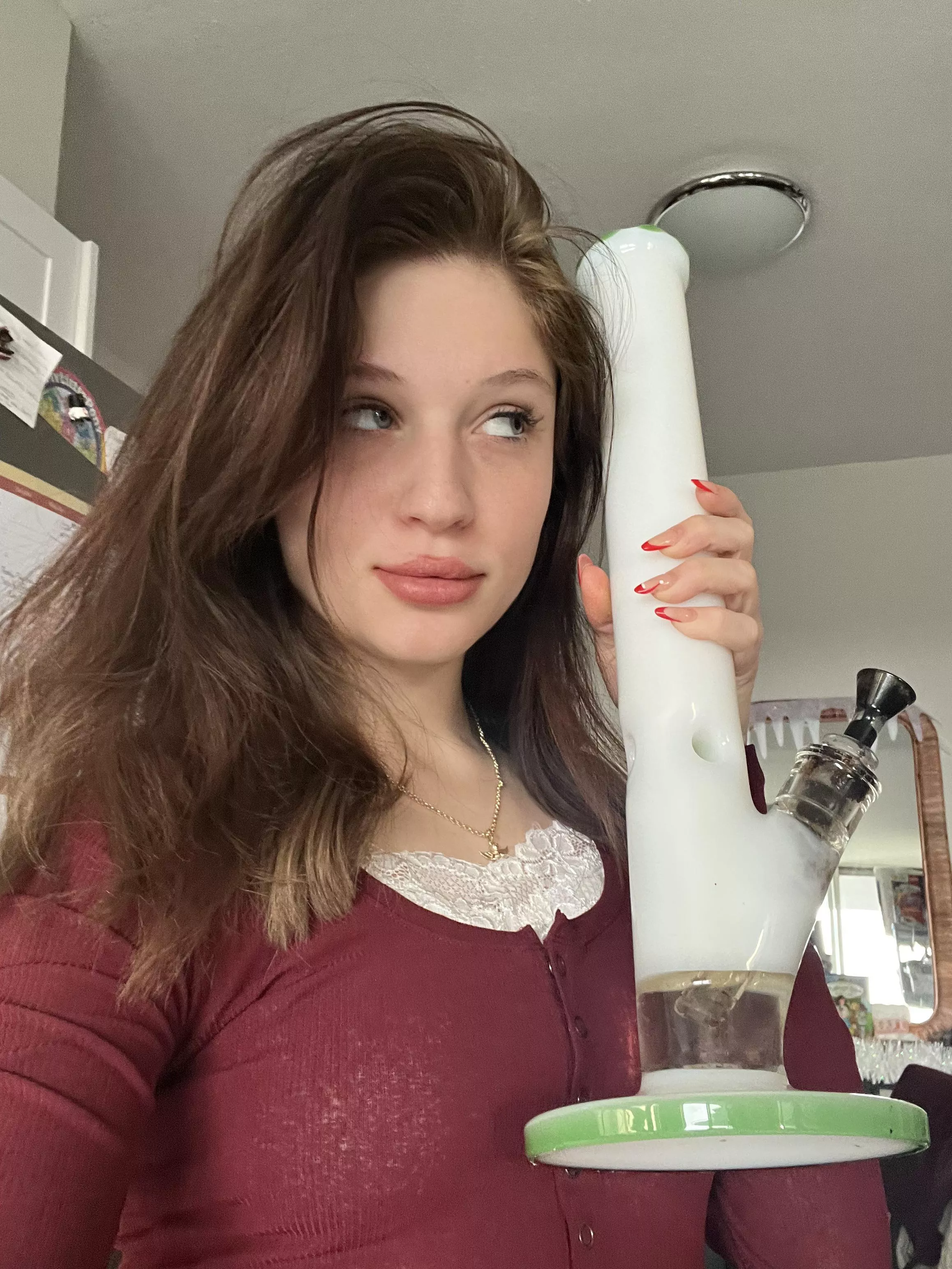 I ♡ big bongs posted by cyberslut03