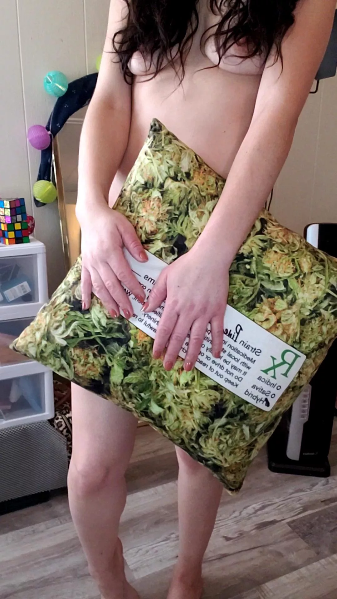 I bought a new pillow! I'm gonna snuggle up with it, load a bowl, put on a movie and work on posting my xxx content, so don't miss that. Links in comments below ðŸ’š posted by Tiffbunnyteases