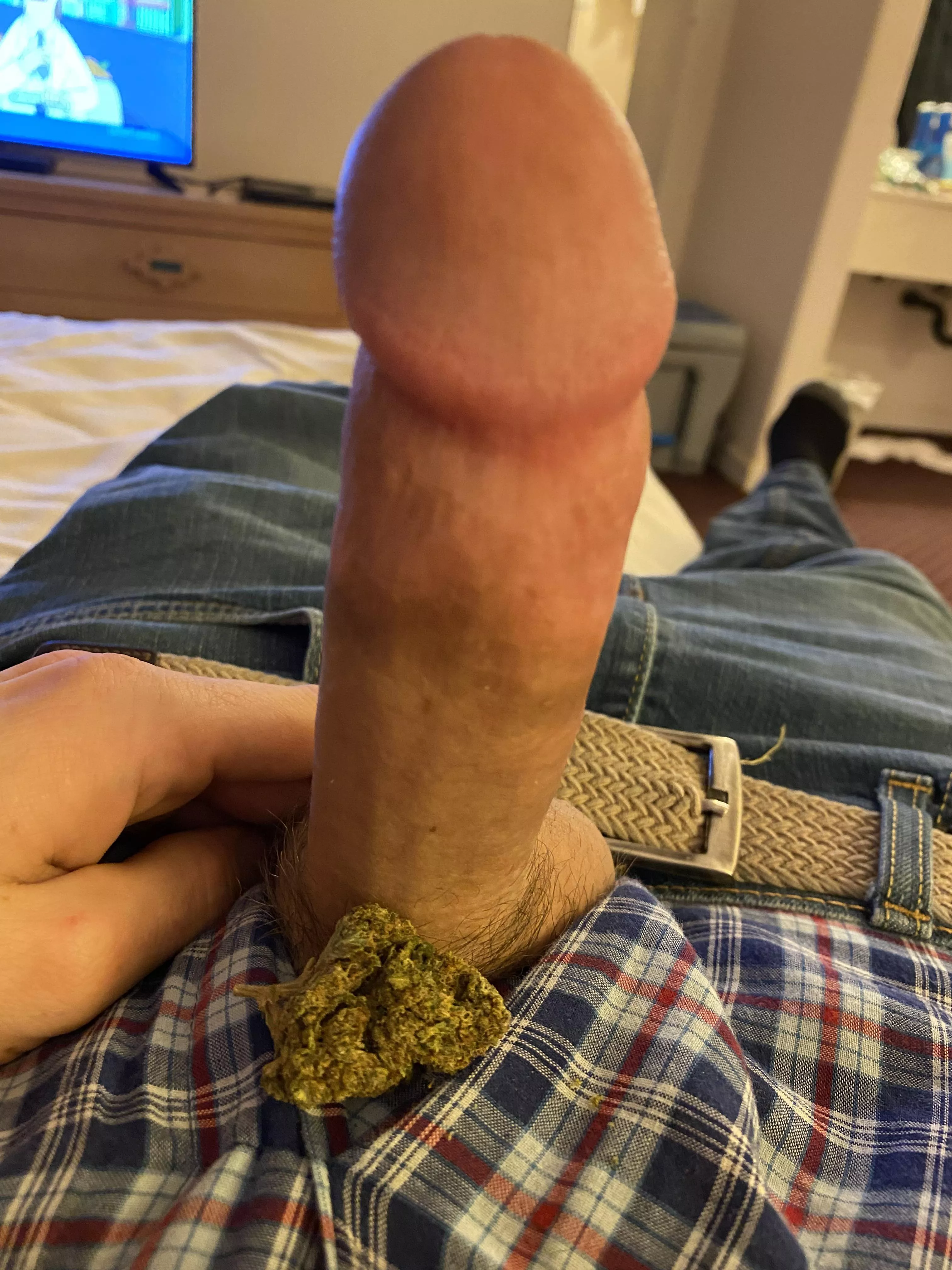 I can roll one while you ride the other [M] posted by Throwawayable89