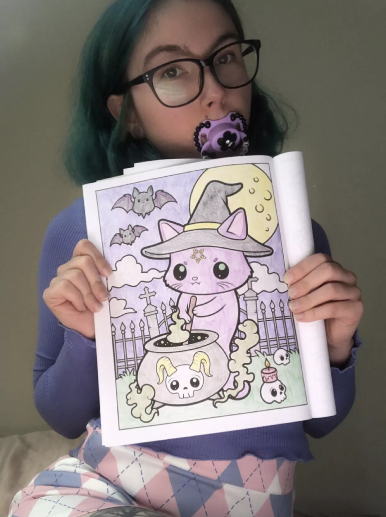 I colored a picture for spooky season ðŸŒ™âœ¨ posted by sad-mischief