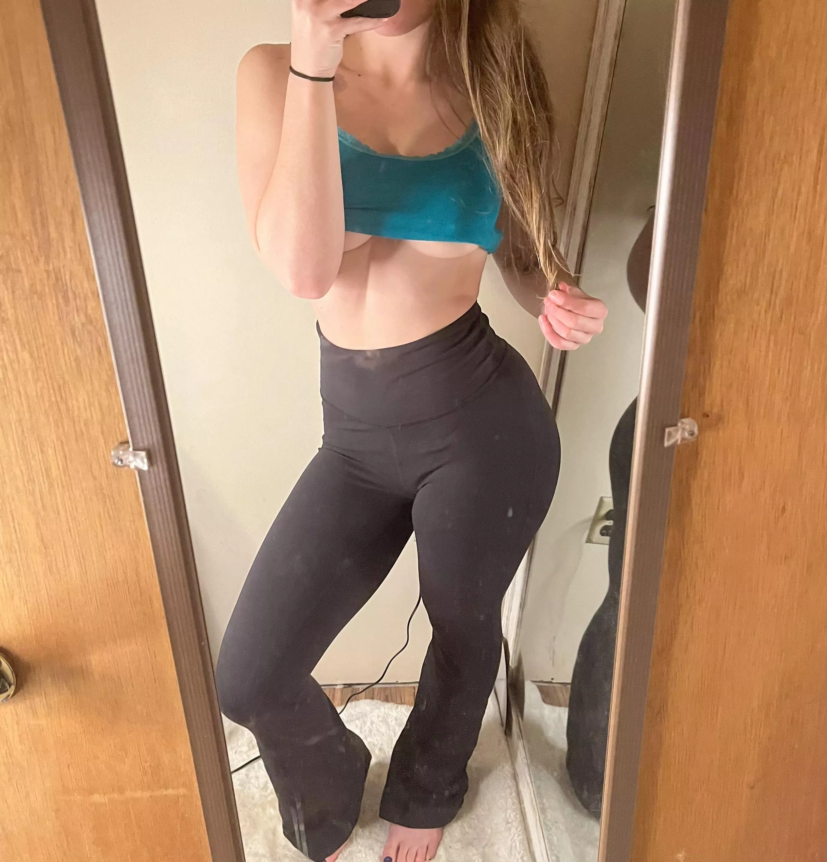 i could live in yoga pants 🤤 posted by ericasbooty