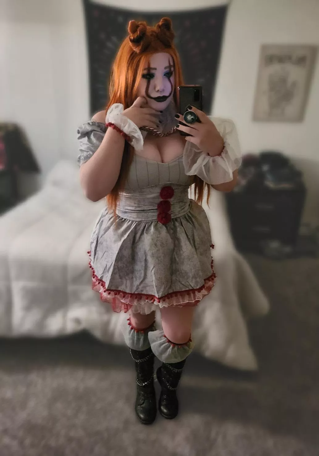 I did a new Pennywise look last night ðŸ˜Š posted by MissSSanguineous