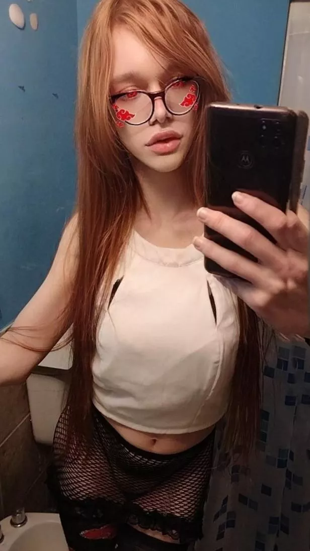 I don't really like my pics just passing by ~ give me some love if you want me to post more 🥺 posted by redheadtgirl