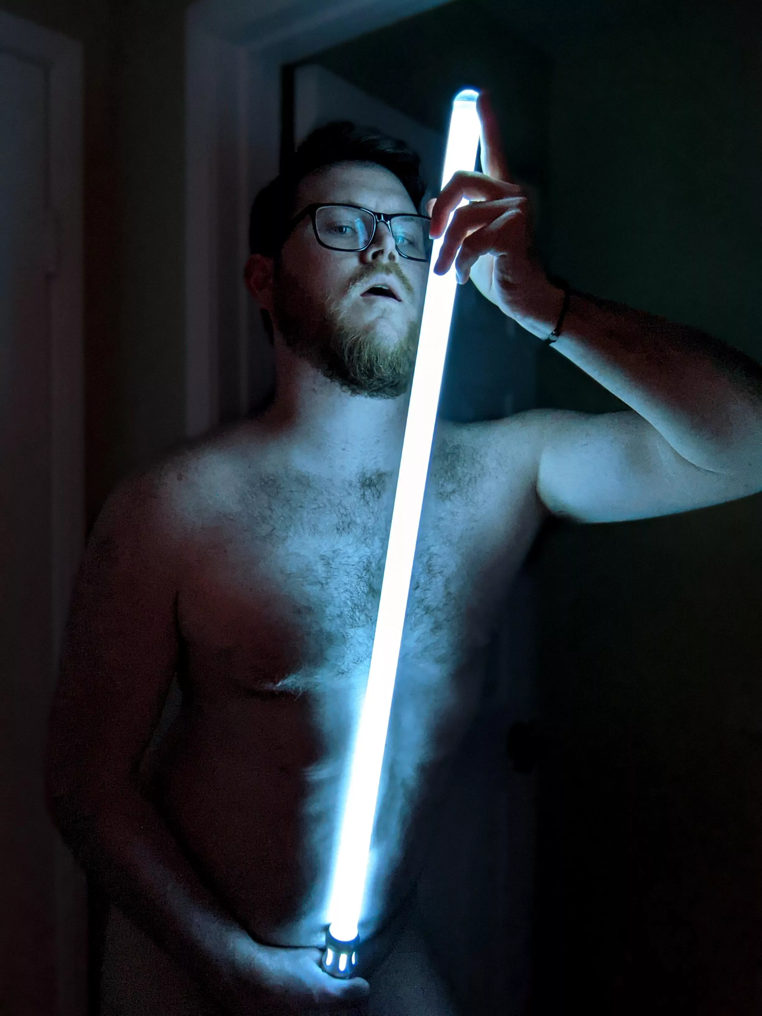 I Enjoy Playing With My Lightsaber 💙😏 [m] posted by rogueshadowcosplay