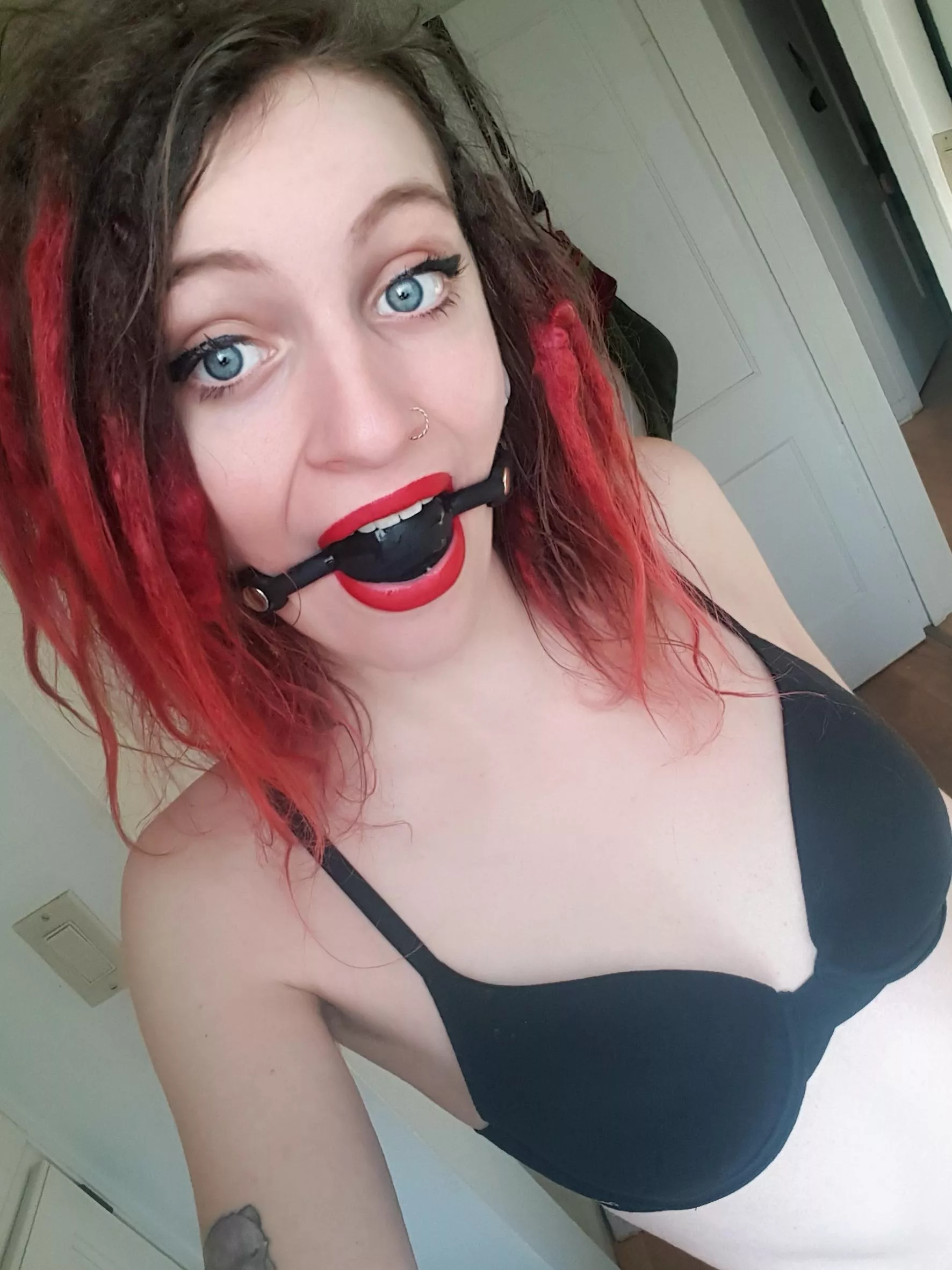 I feel cuter when gagged [F] posted by SatansPsychoNun