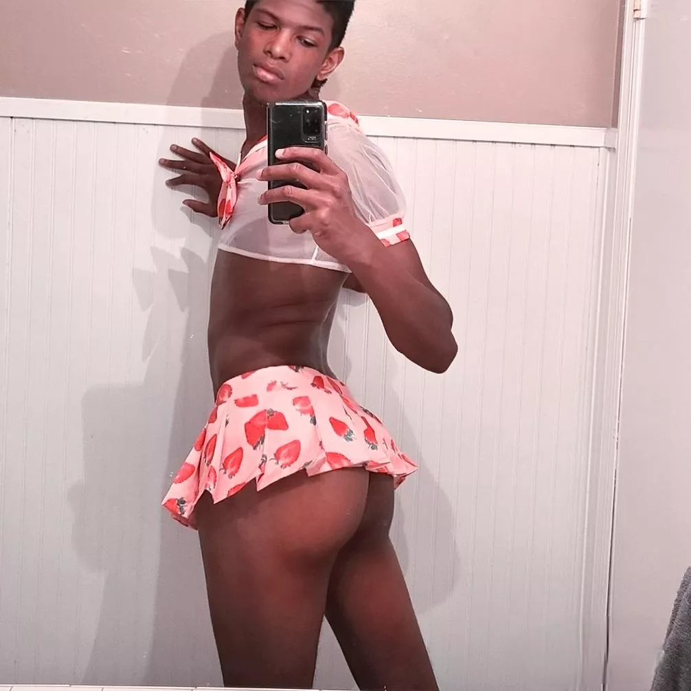 I feel like black femboys aren't really appreciated so here's my contribution to change that posted by jamiesonwild