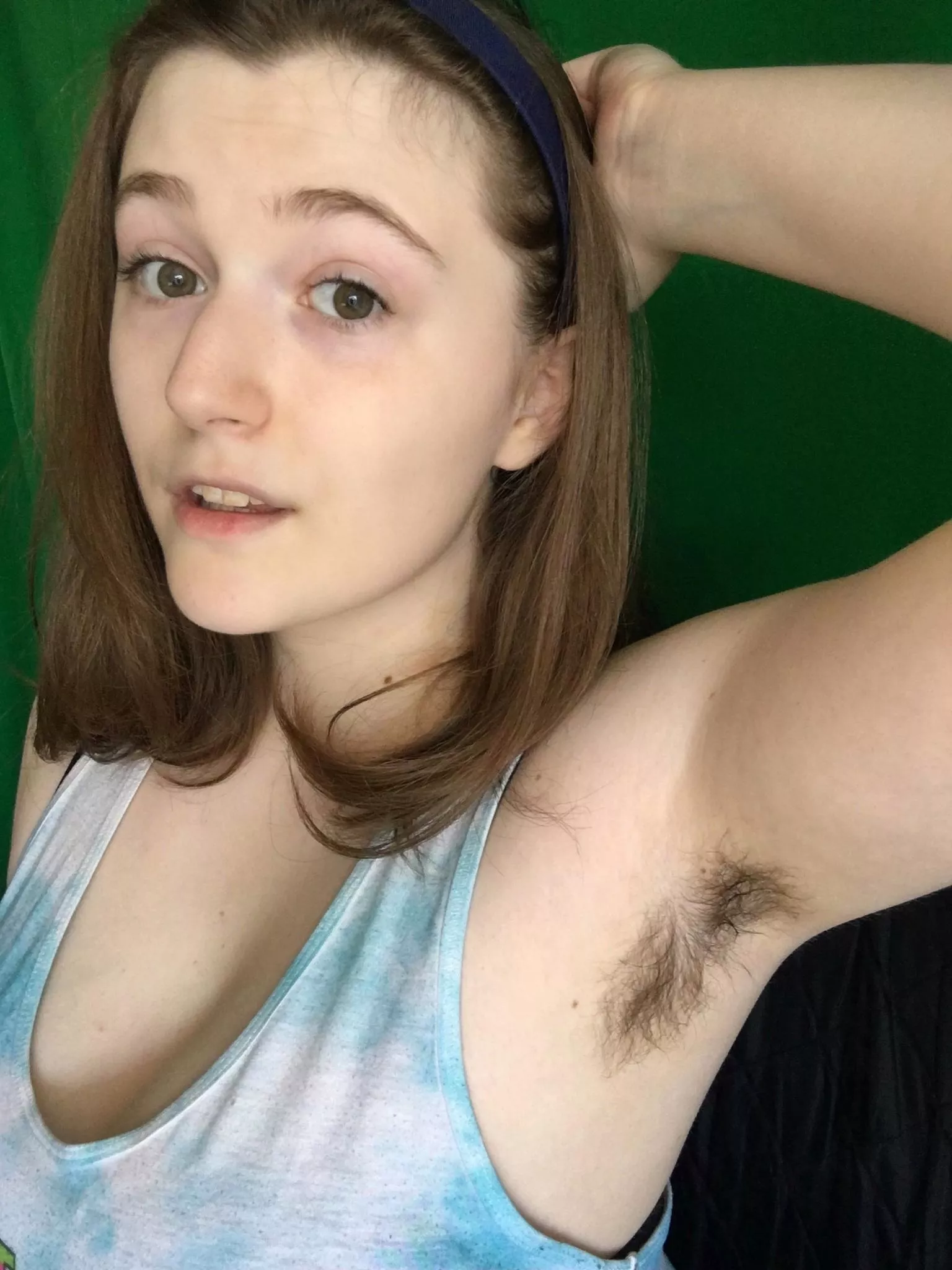 I feel like it's hard to tell, but my armpits are super sweaty in this pic 😩 posted by ashleejune