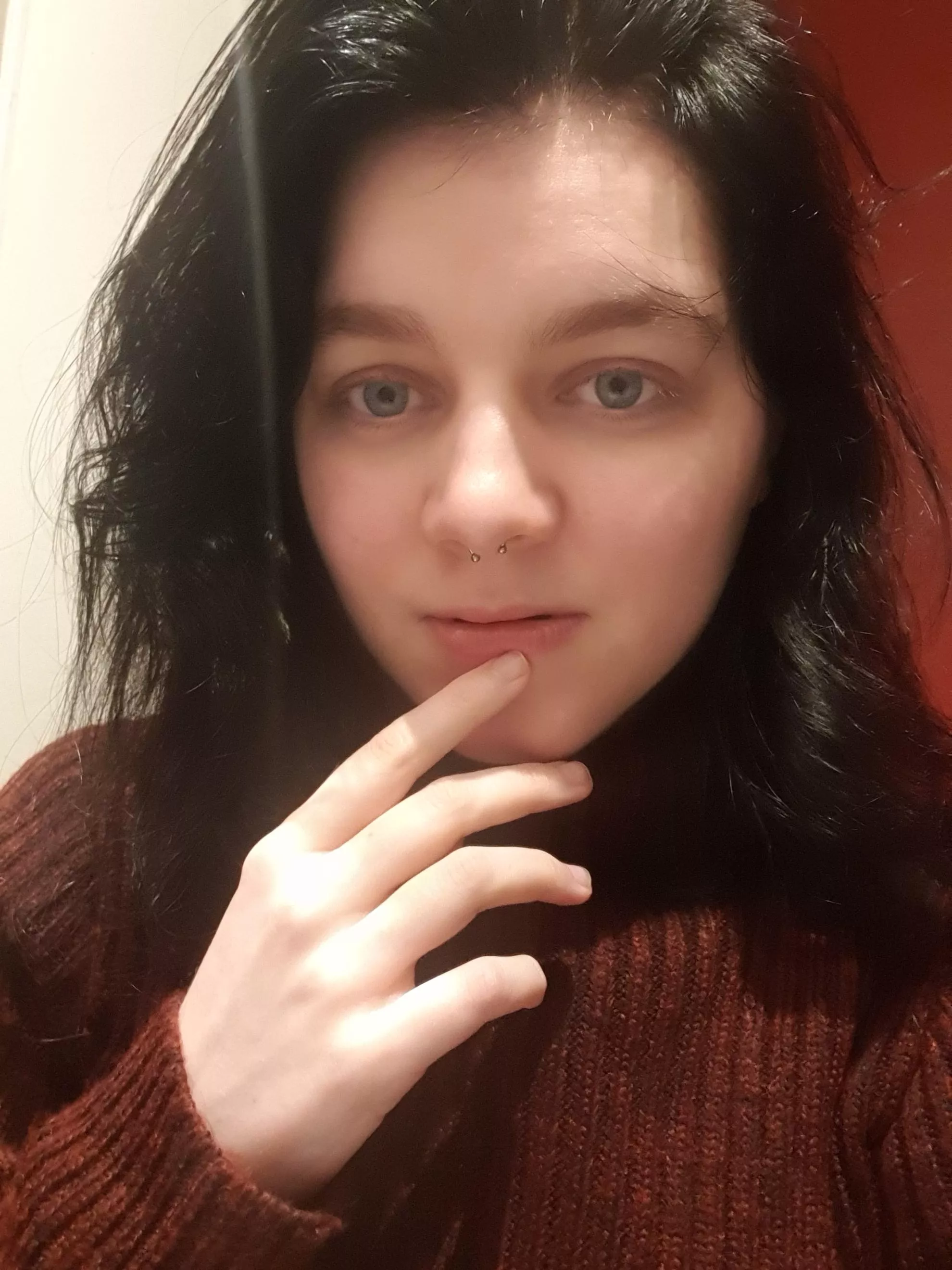 I feel like my dark hair suits me very much posted by Galactifi