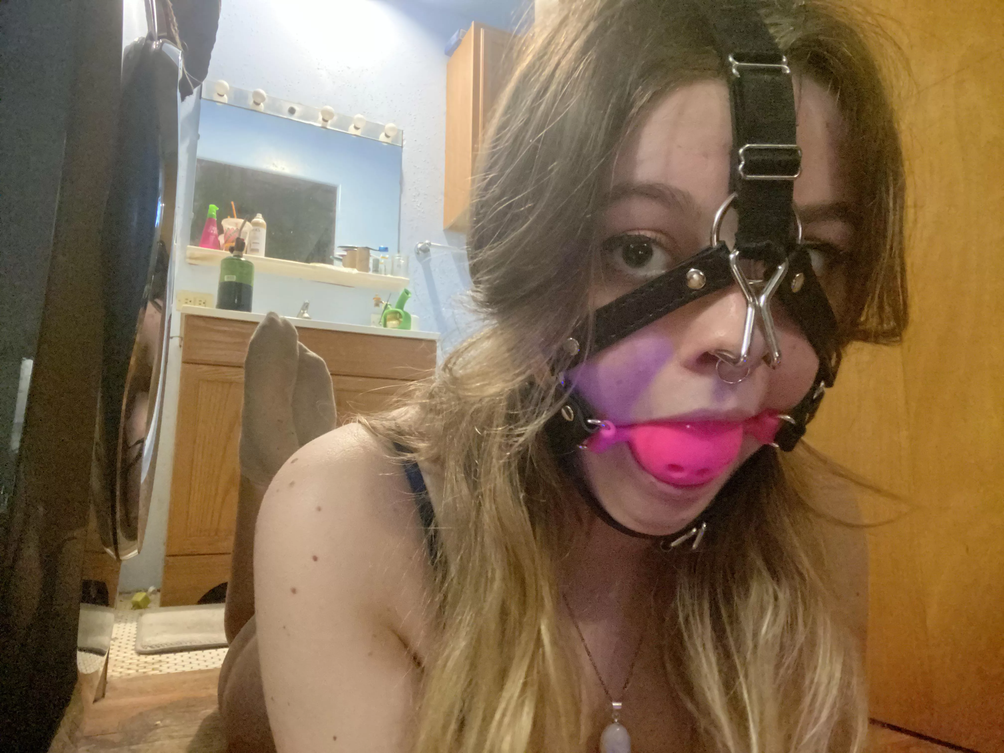 i feel so pretty with my gag.. but i need your input 🥺 [F] posted by slackslave