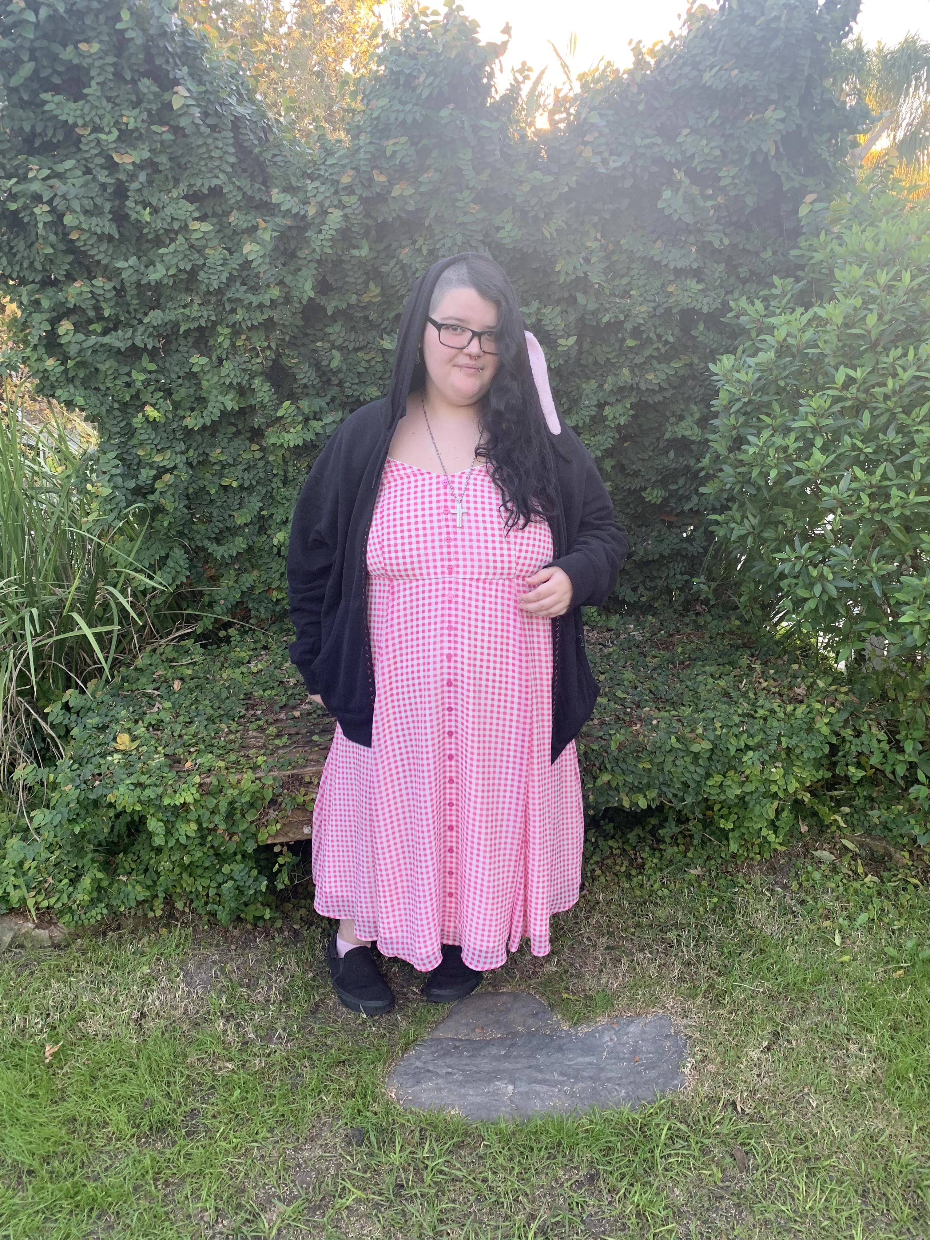 i felt nice in my pretty pink dress 💖 posted by stinkysona