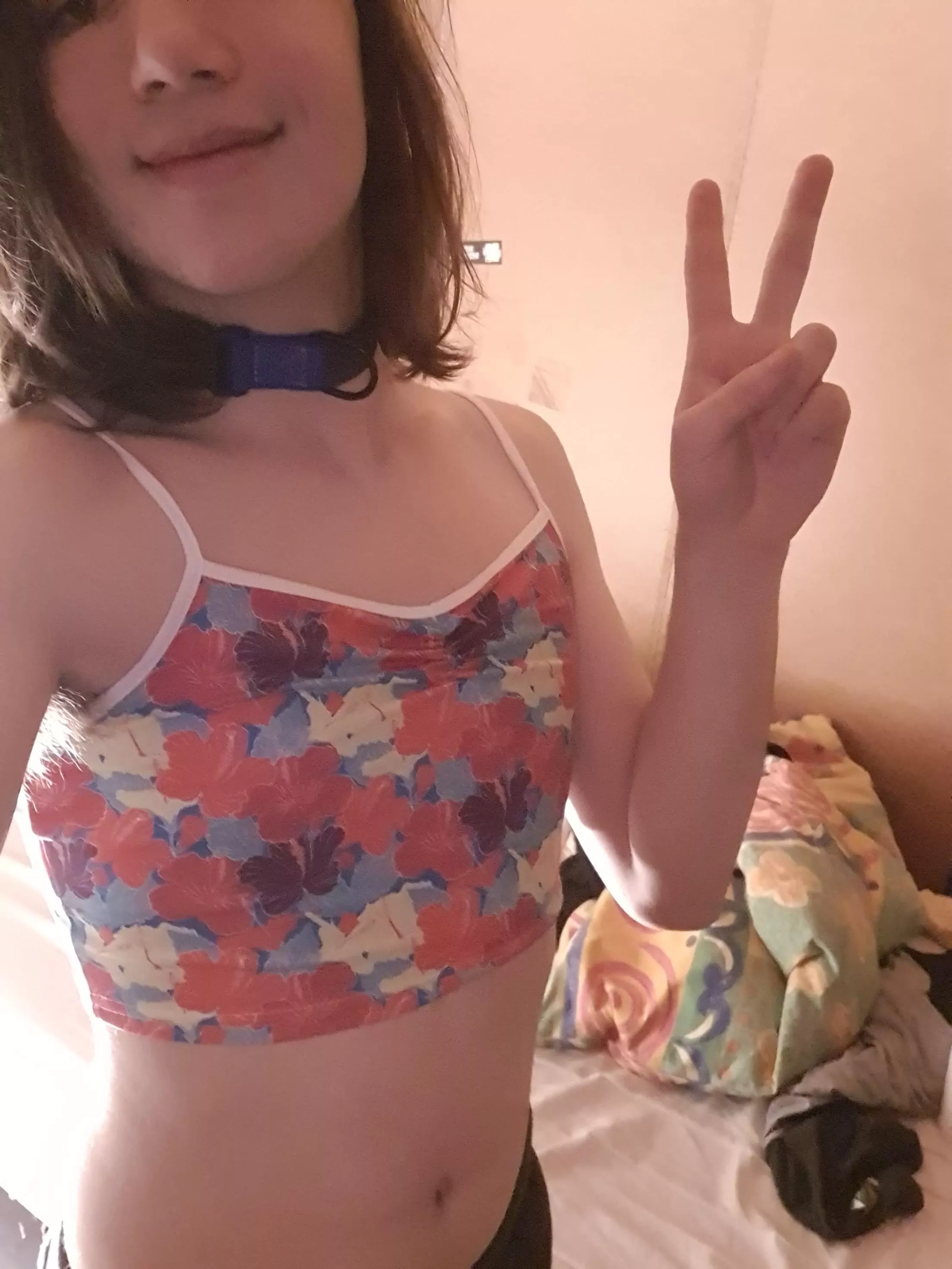 I got a swimming top if anybody wants to bathe 👉👈 posted by Olive_femme