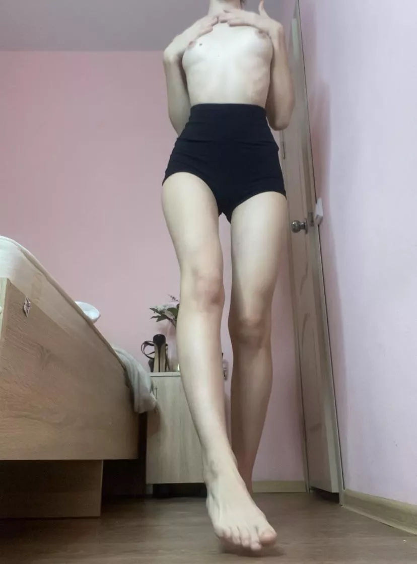 I have long and big feet ❤️❤️ posted by cum_on_body