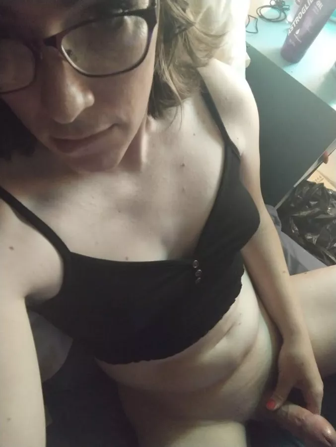 I have to go to work, I'd love to come back to some love. DM me if you want to pay to play later tonight. posted by theinternetisameme