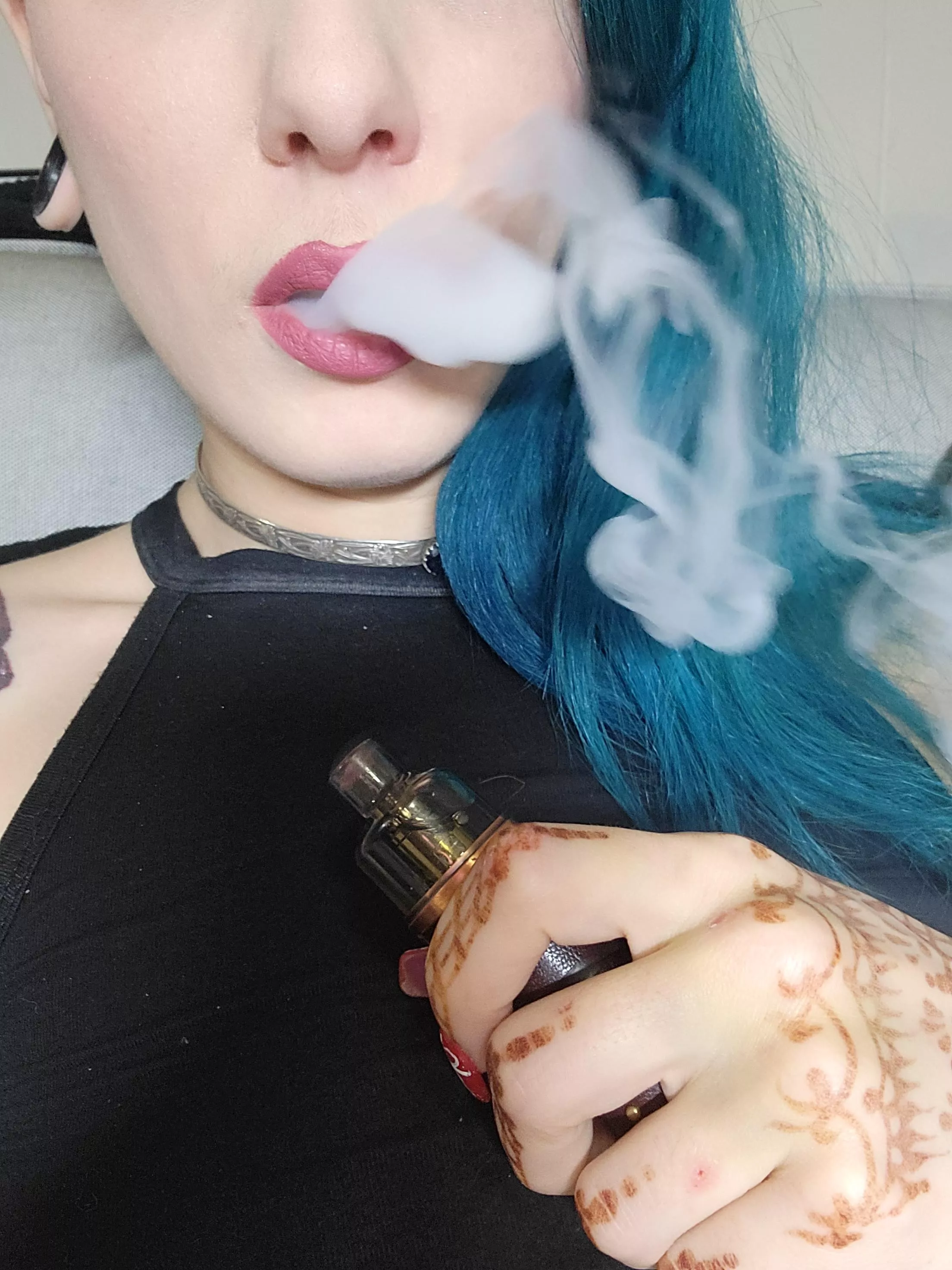 I heard you folks might like some clouds? Just kicked up from 3mg nic to 6mg! It's great for when I can't have a cigarette but still need my fix! 🤤🥰 posted by Kinkylittlehippy