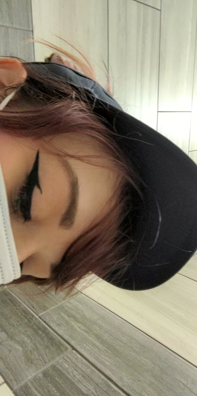 I Hope The Customers Can Appreciate My Eyez, I Always Switch It Up posted by darkdaydream