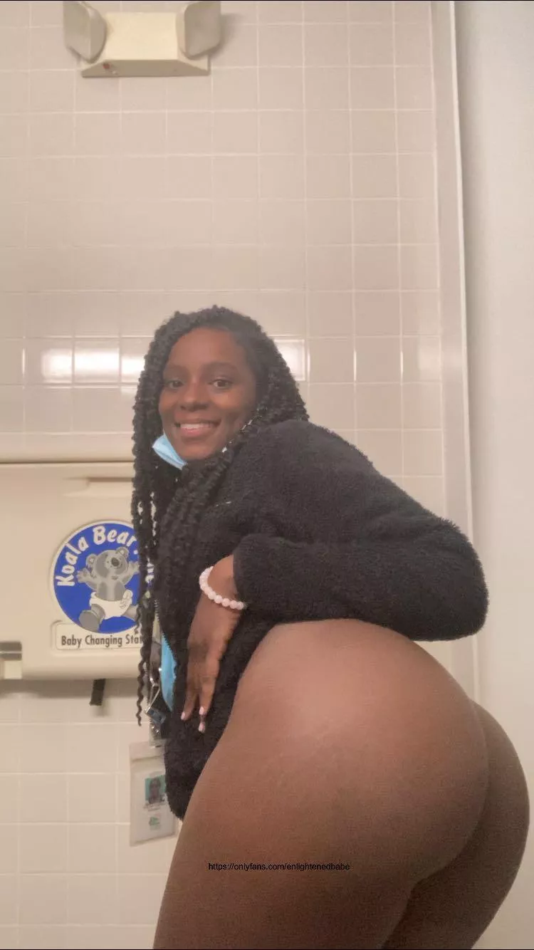 I hope you like my bubble butt posted by Divinecumslut