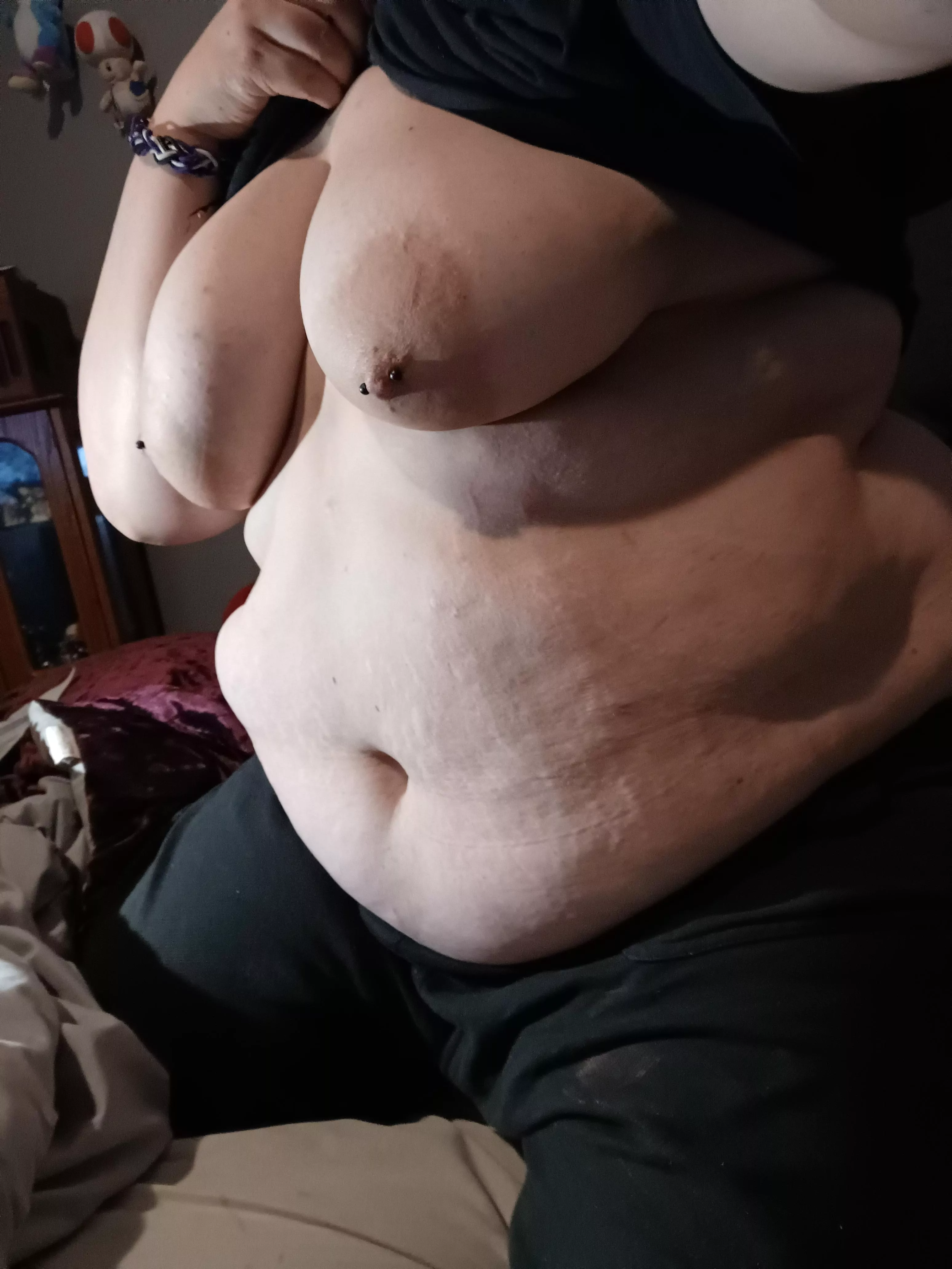 I just love my chubbyness posted by ZazuraDeathz