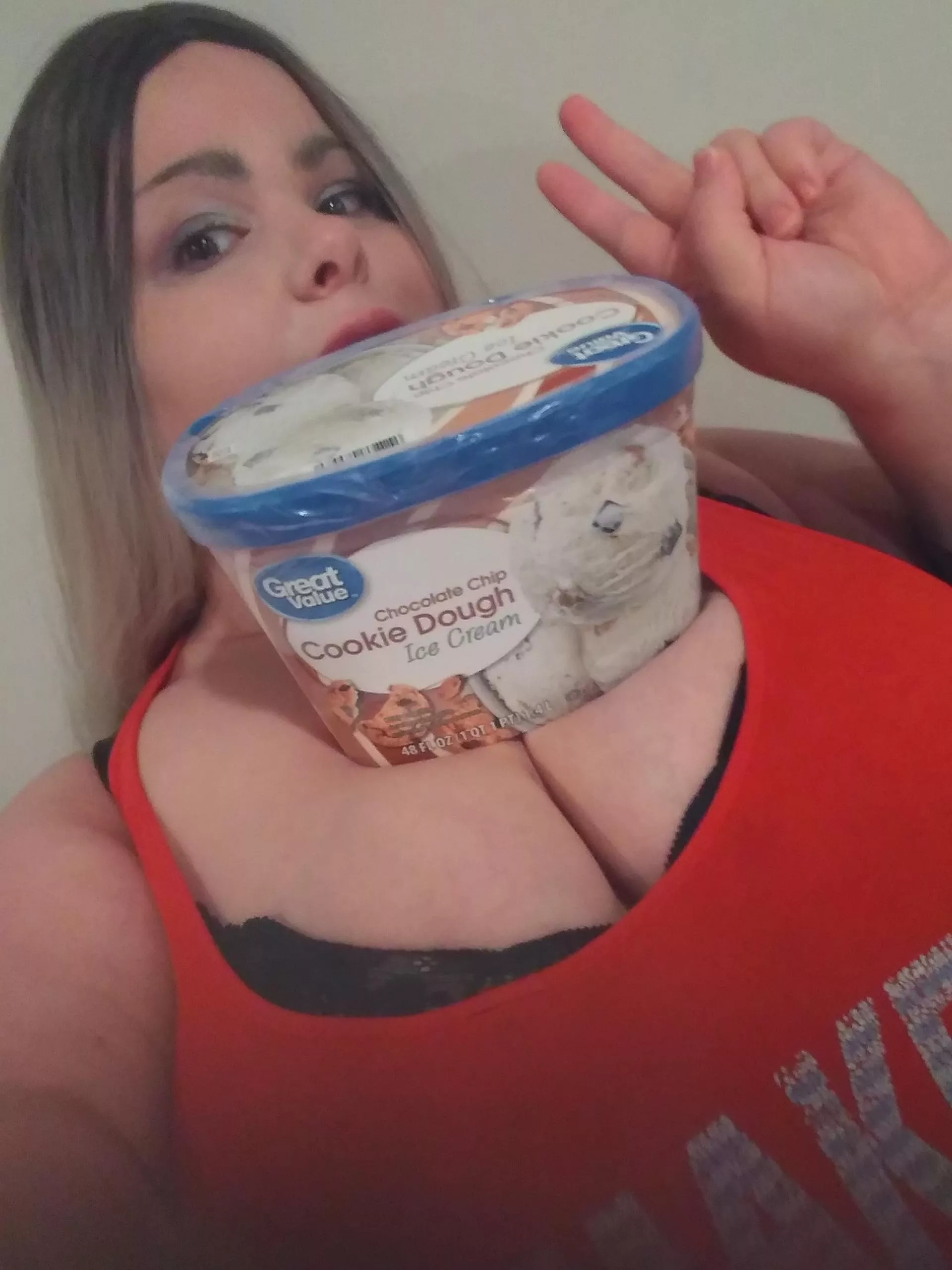 I just made a video with me eating ice cream and talking about how I got into feederism and started gaining... Let me know if you wanna watch me eat and hear my plump piggy gaining story🍨🐮 posted by MillieNectarine