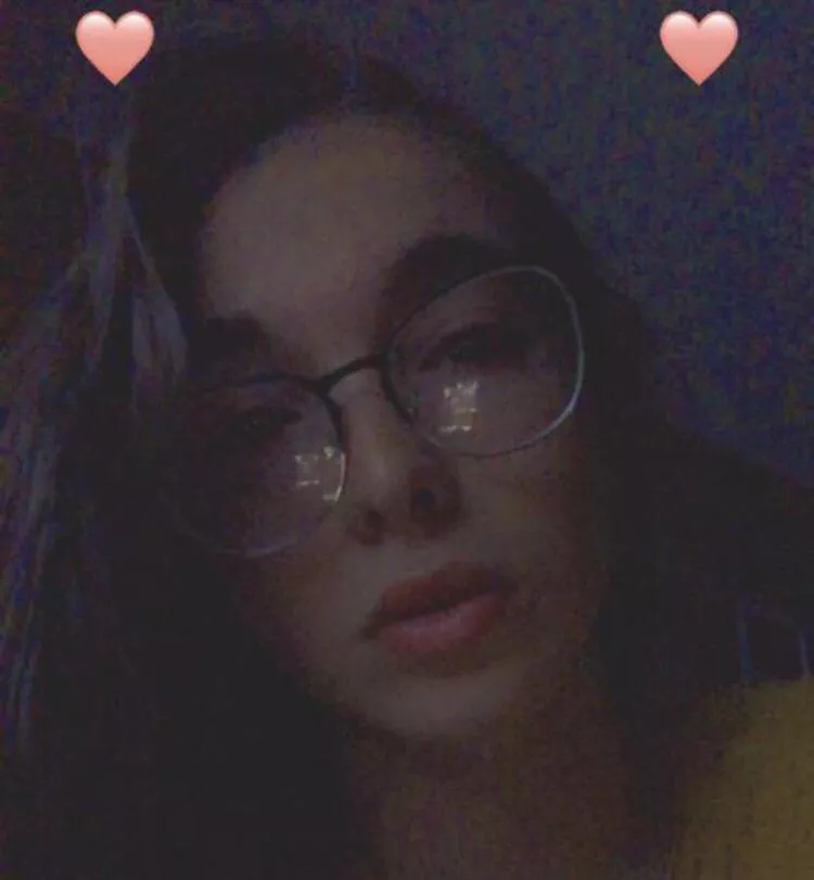 I just want kisses 😚 posted by pretty_femboi