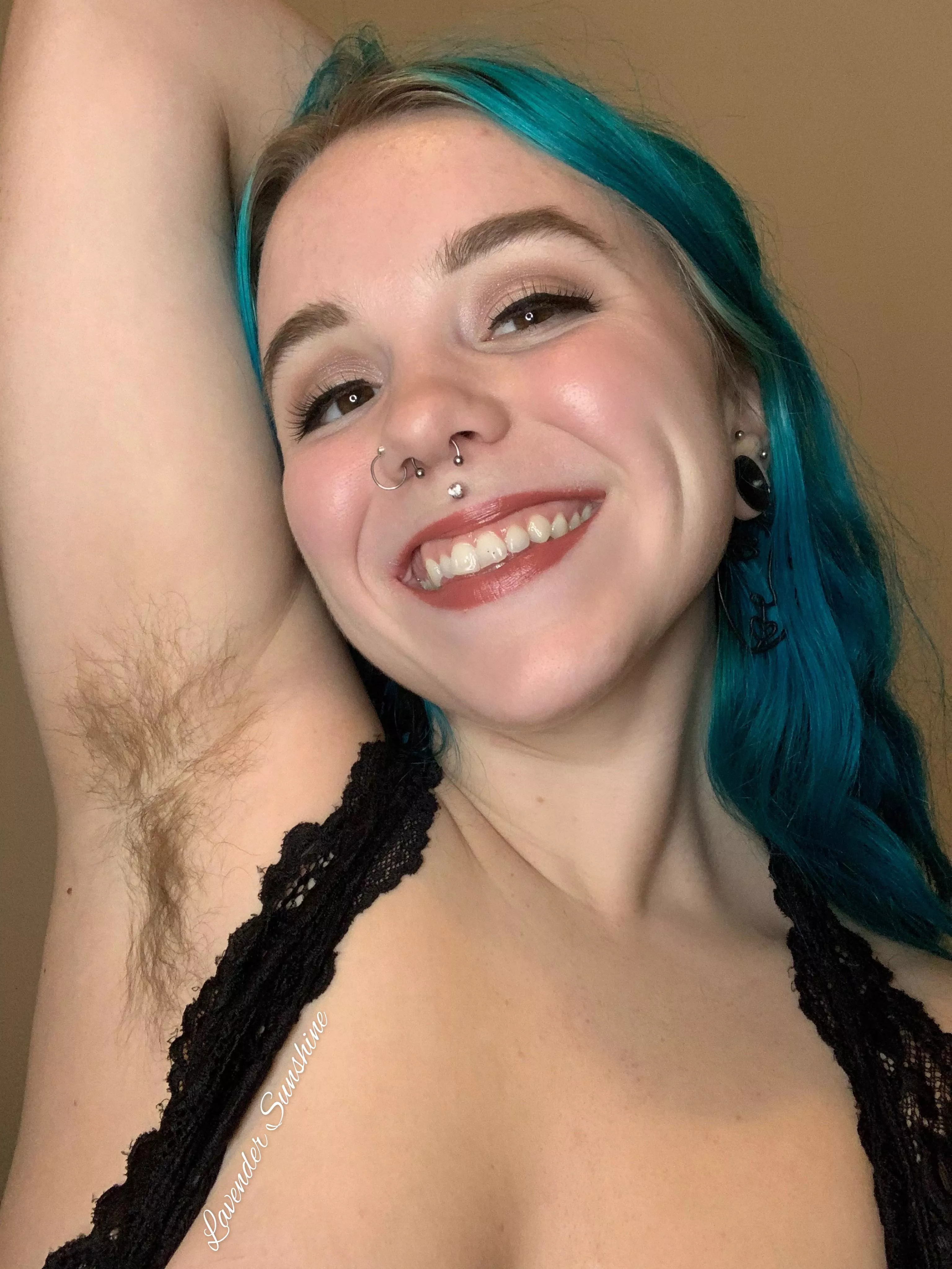 I keep getting told to post here (as I share a lot of armpit content) but I’m not sure if hairy gals are welcome here 😅 posted by Lavendersunshinebaby