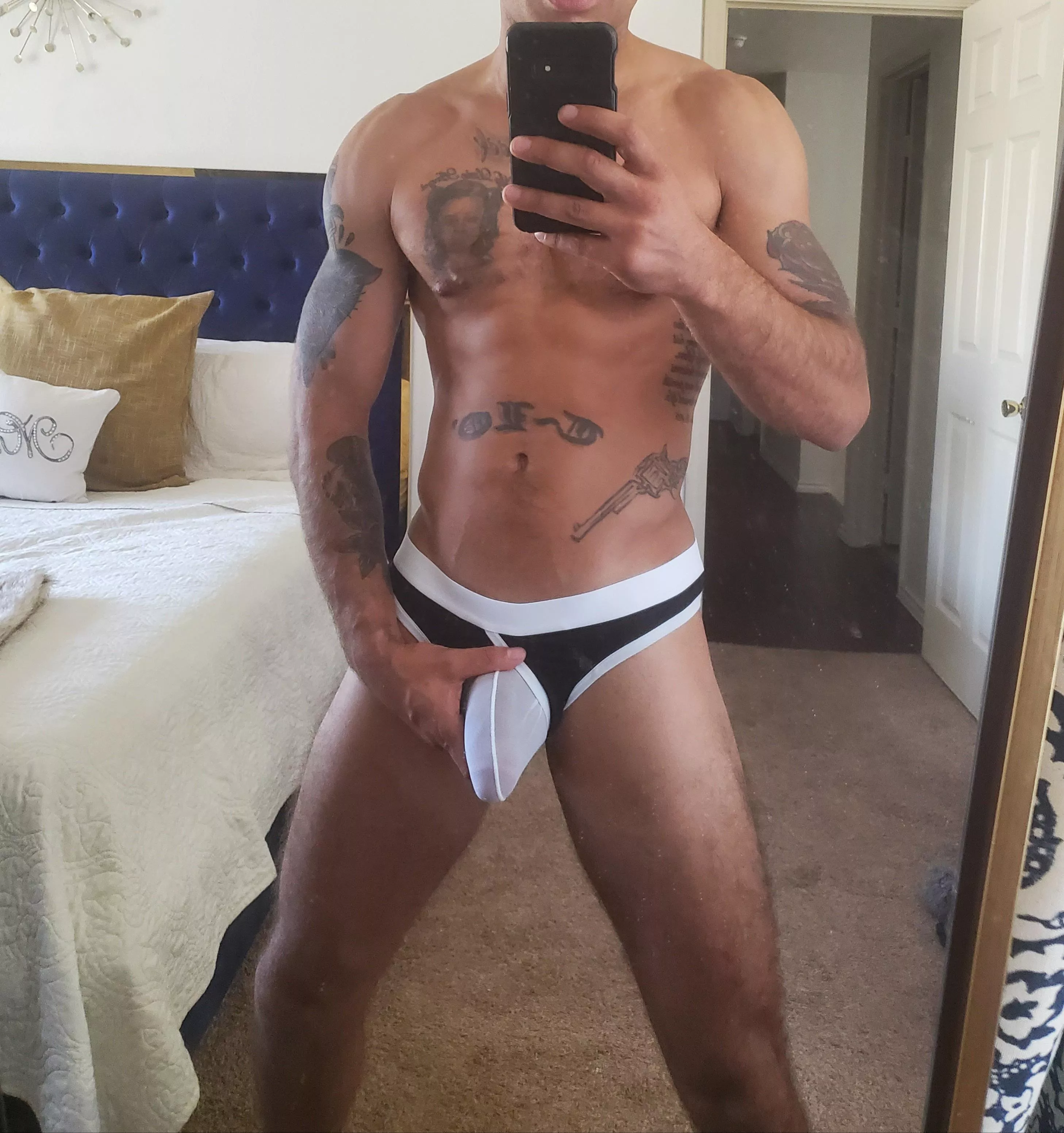 I kinda like these! My bulge feels great in them! posted by greeneyedguy82