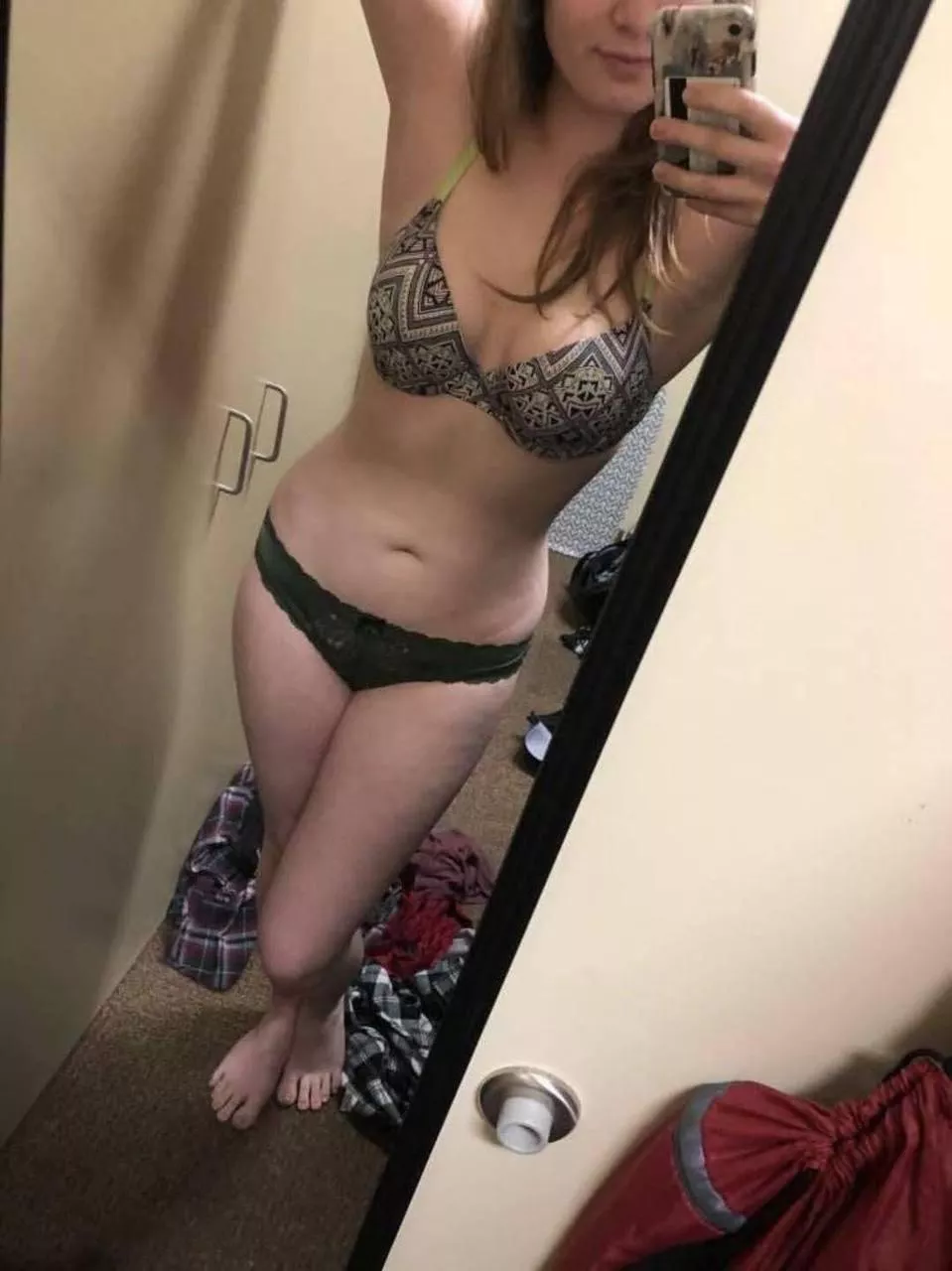 I kinda want to start stuffing and involve my belly button fetish somehow. Any ideas? posted by herbellybutton