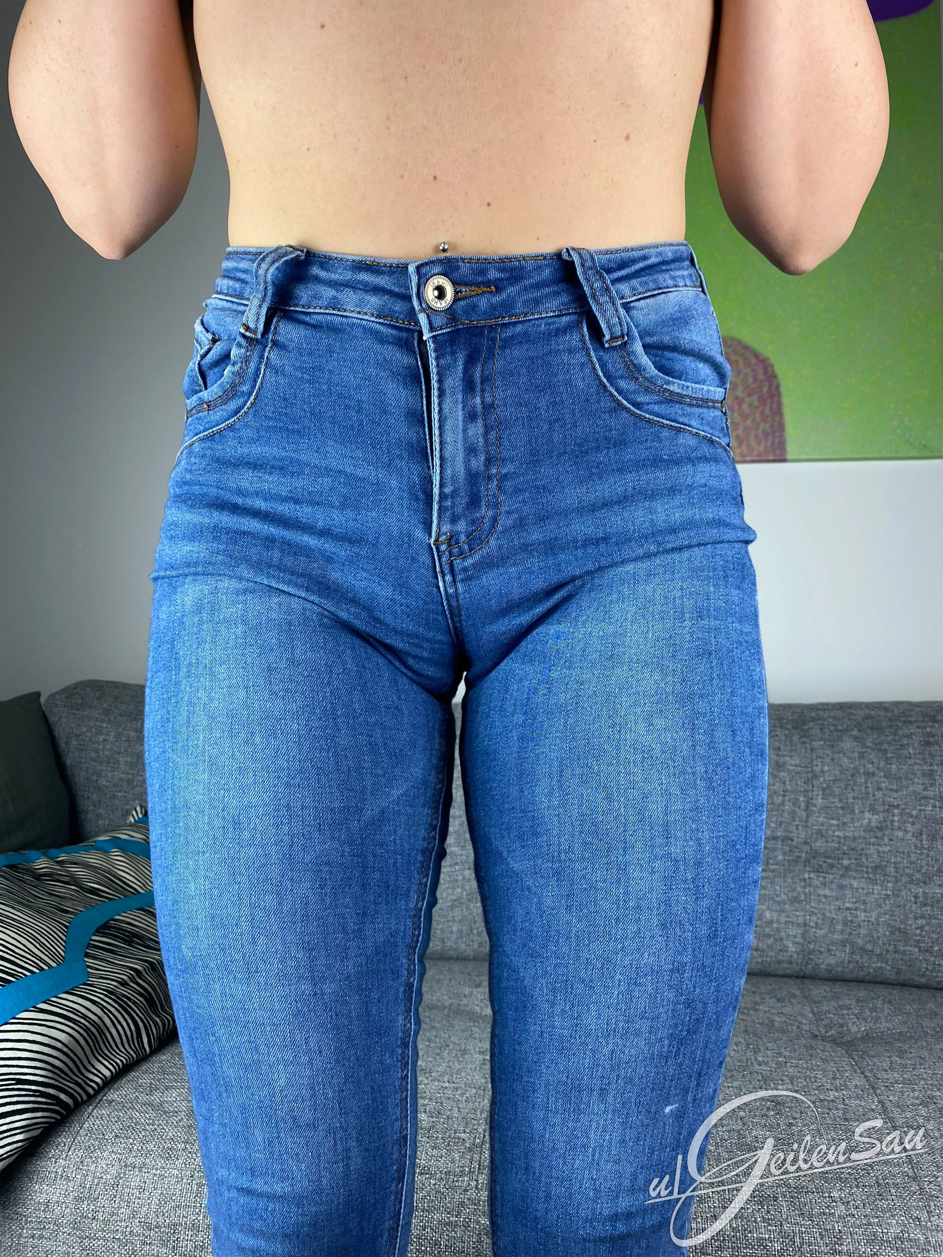 I like it when the jeans are very tight between my labia and she gets the attention she needs posted by Geilensau