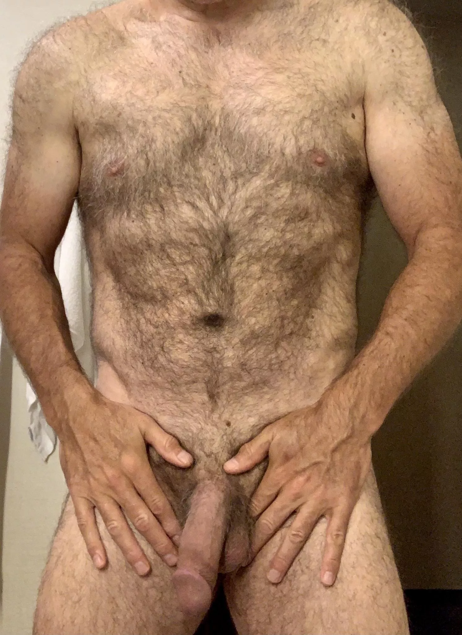 I like posting horny hairy not even hard yet just rolled out of bed pics posted by jonnygjon