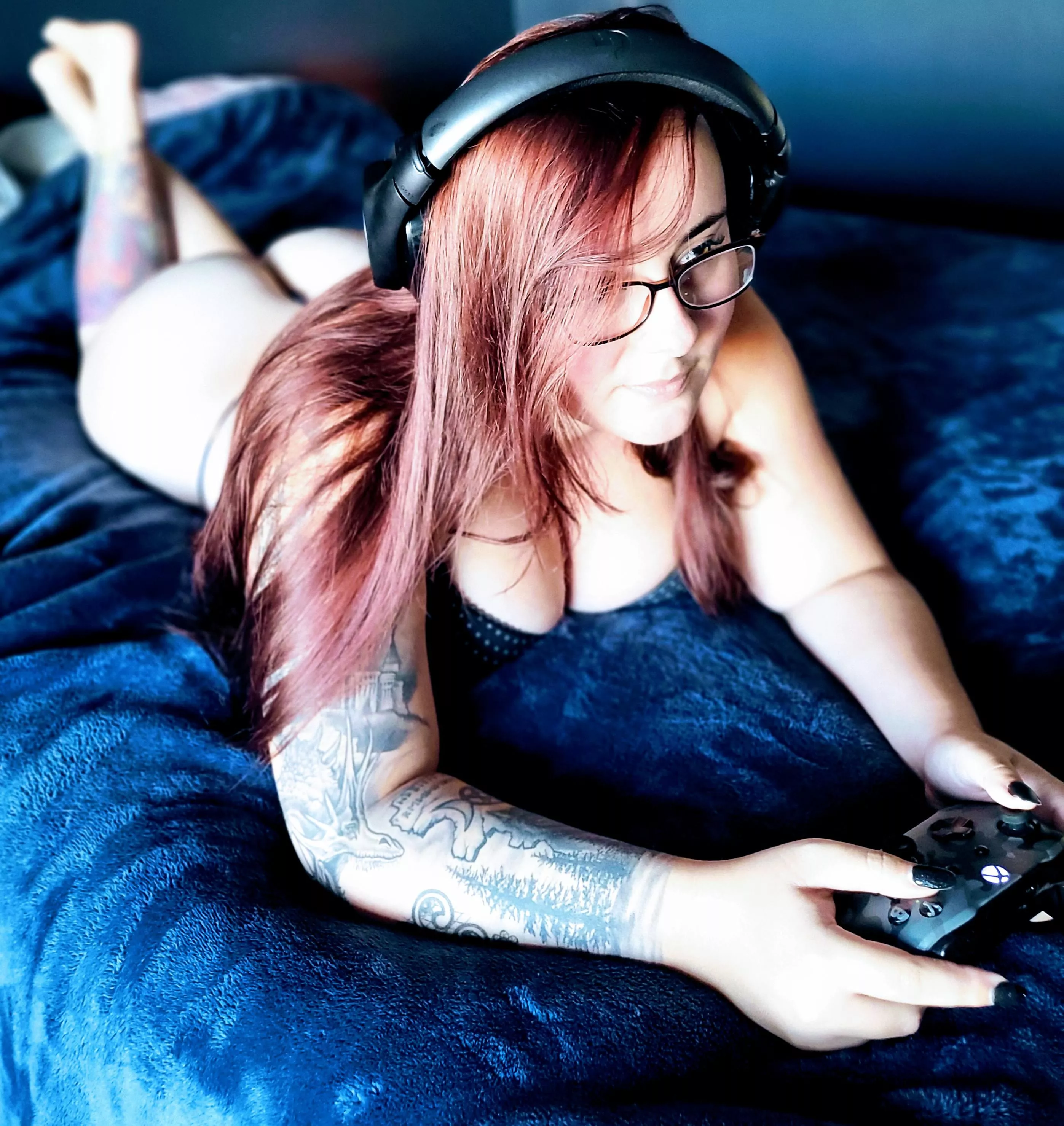 I like taking it from behind while I game, will you help me? 😘 posted by Miss_Heatheness