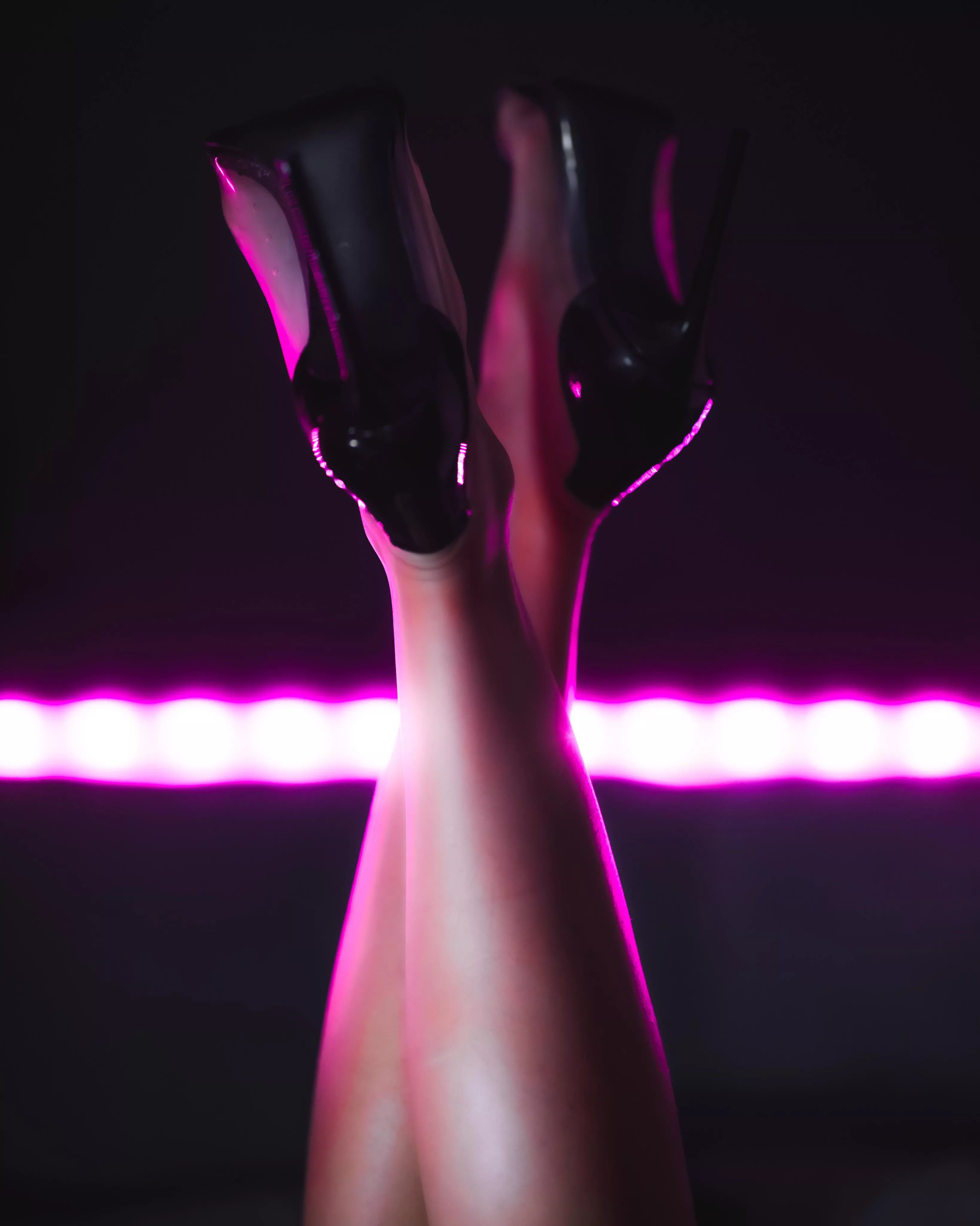 I like to have my heels worshipped posted by screamcvte