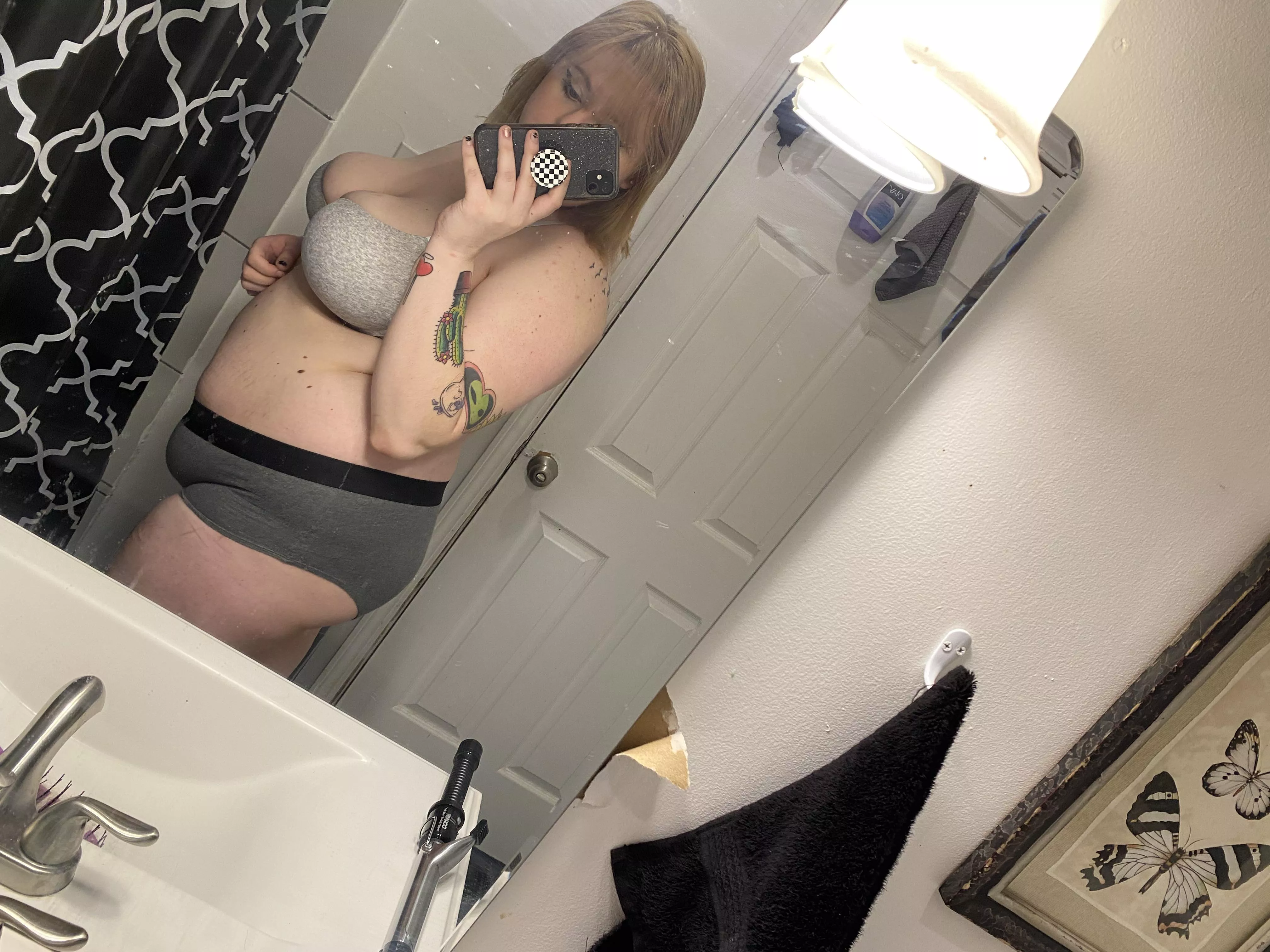 I love a good mirror selfie, I hope you do too :) posted by broccolichefdad