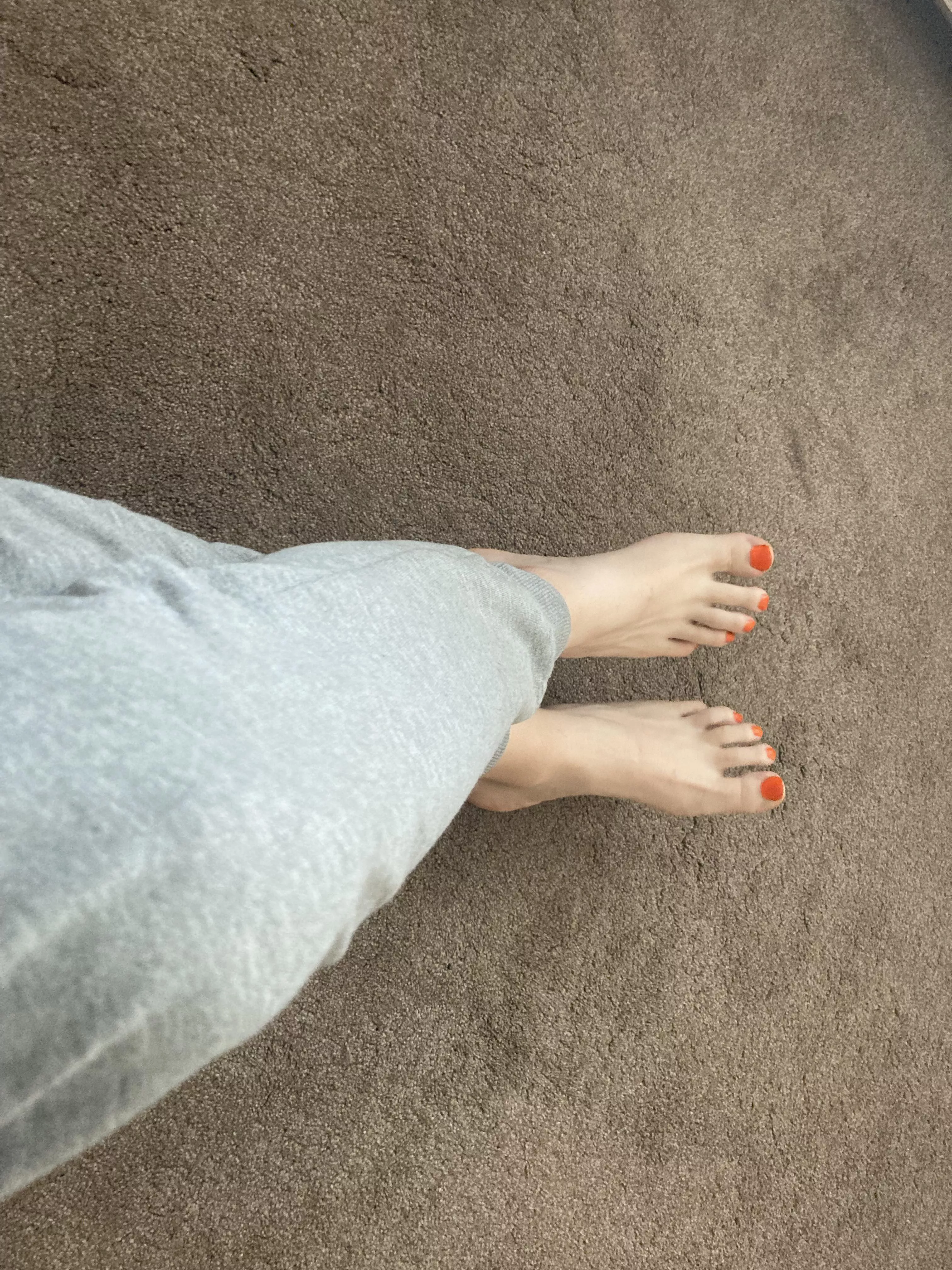 I love being barefoot in joggers. posted by Midnightsarah111