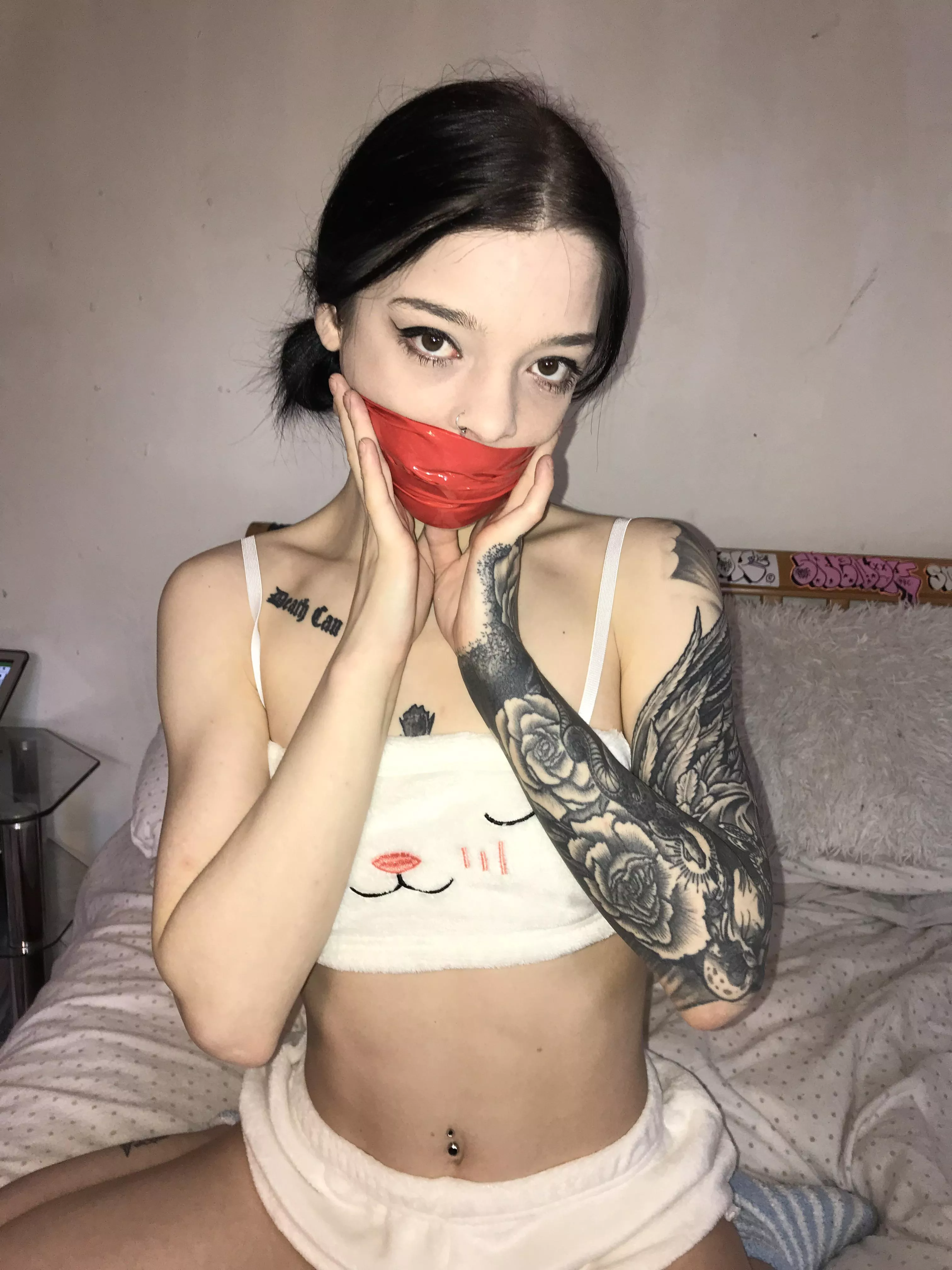 I love being daddy’s gagged cumslut 💦😈 posted by littlemisspetiteexo