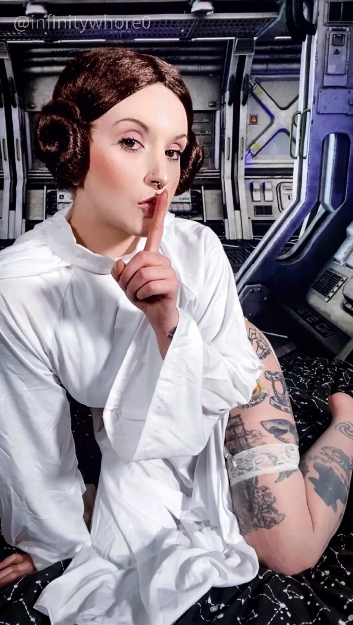 I love cosplaying as Princess Leia posted by InfinityWhore0